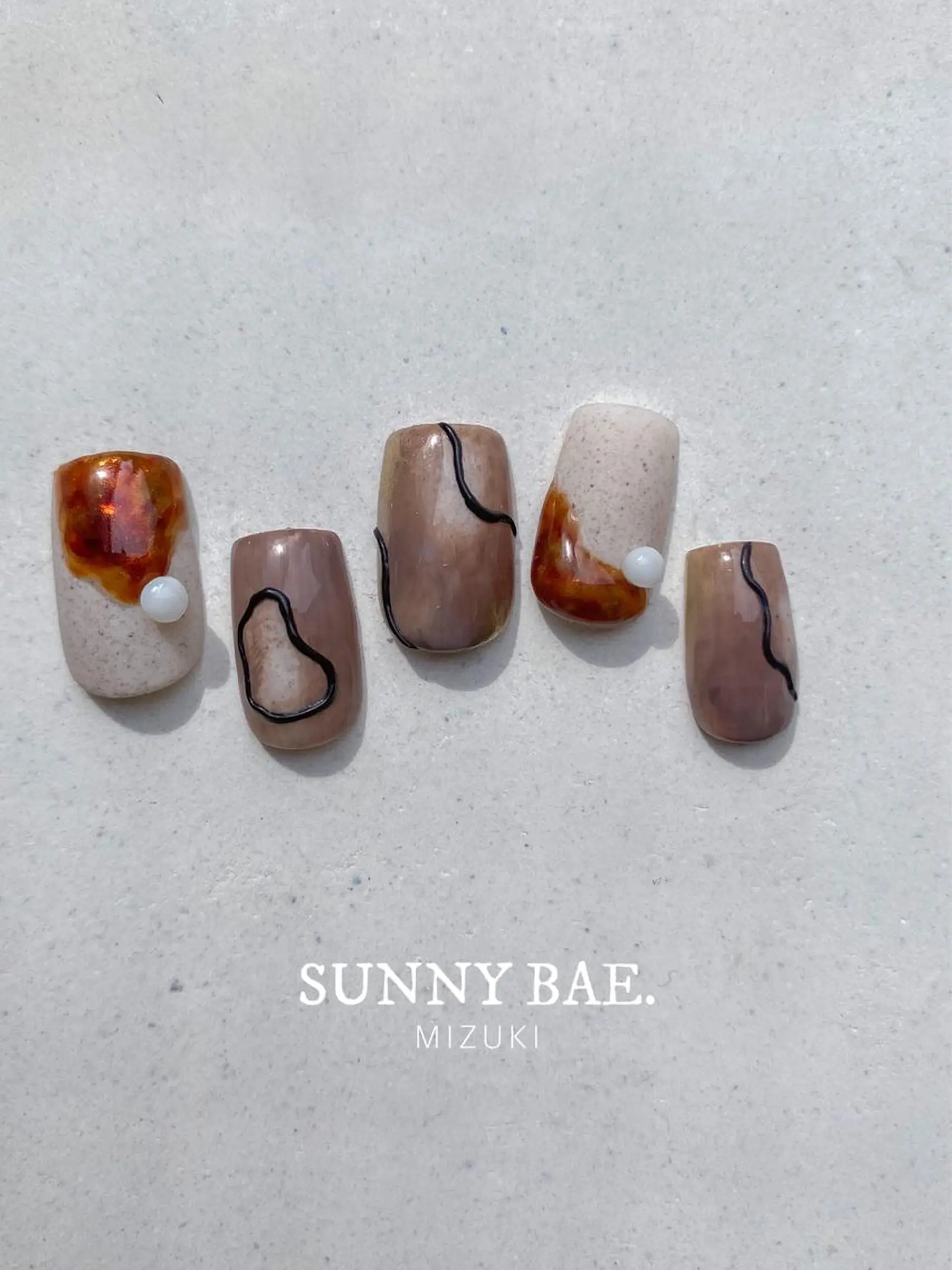 ネイル べっ甲ネイル ジェルネイル ニュアンスネイル SUNNY BAE. 🌼MIZUKIのネイルデザイン