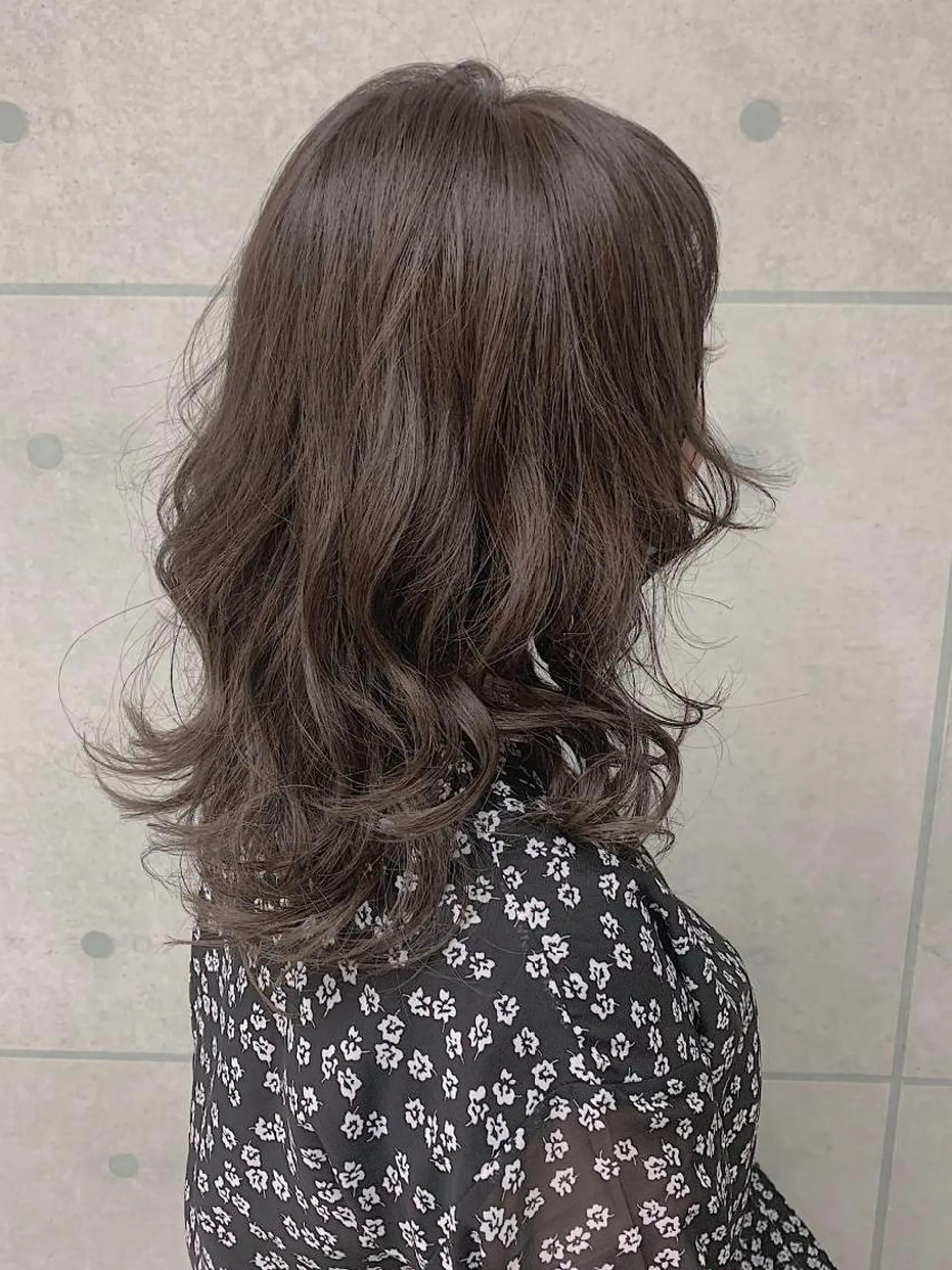 セミロング カラー アディクシーカラー グレージュ ヘアカラー トリートメント neaf【六本木】所属・韓国/愛されレイヤー 六本木/yuri🎀のヘアスタイル