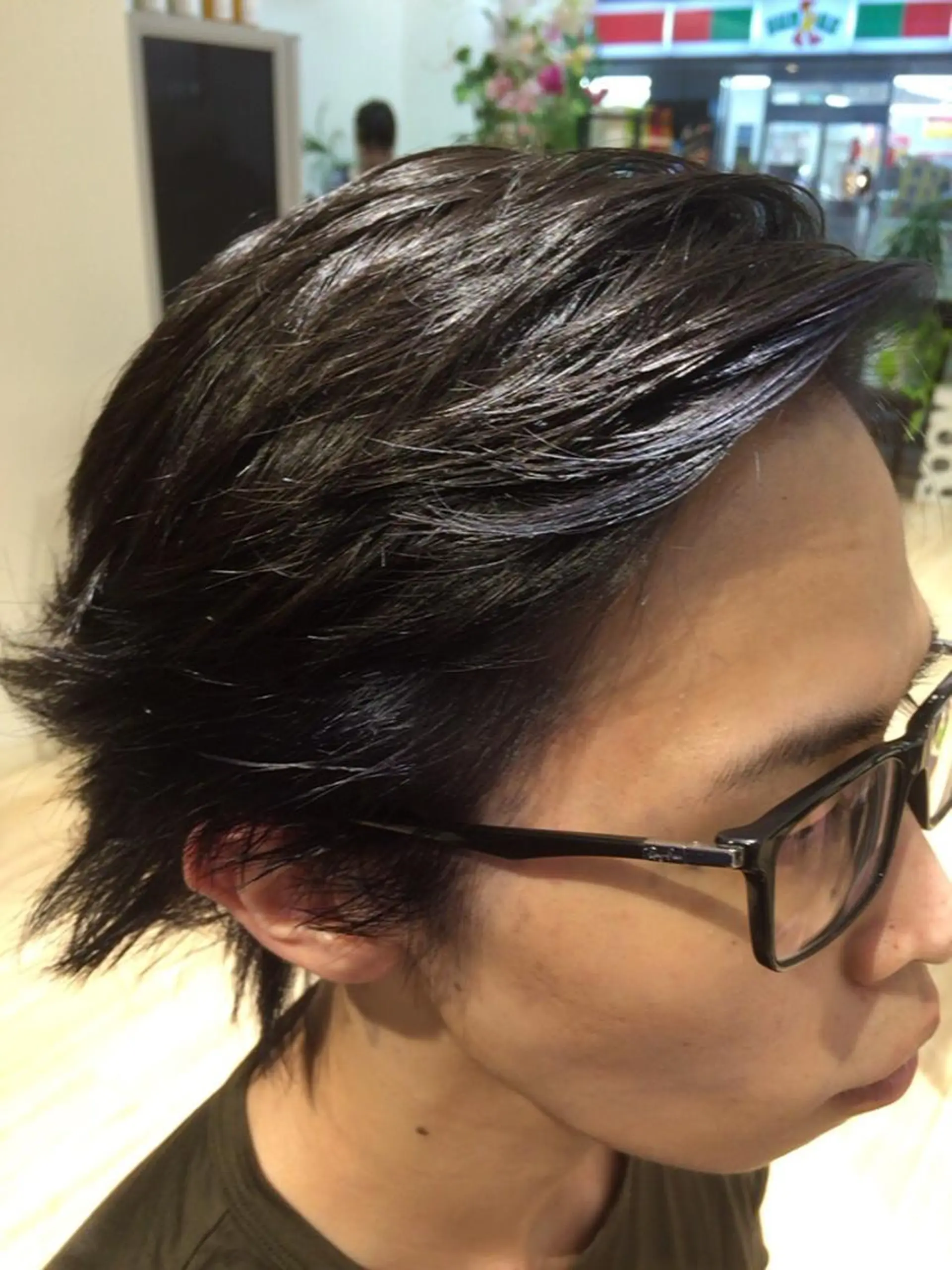 ショート カラー メンズ メンズハイライト 黒髪 ブルーカラー ブルーブラック ハイライトカラー 💇‍♀️ハイライト 玉谷　俊💇‍♂️のヘアスタイル