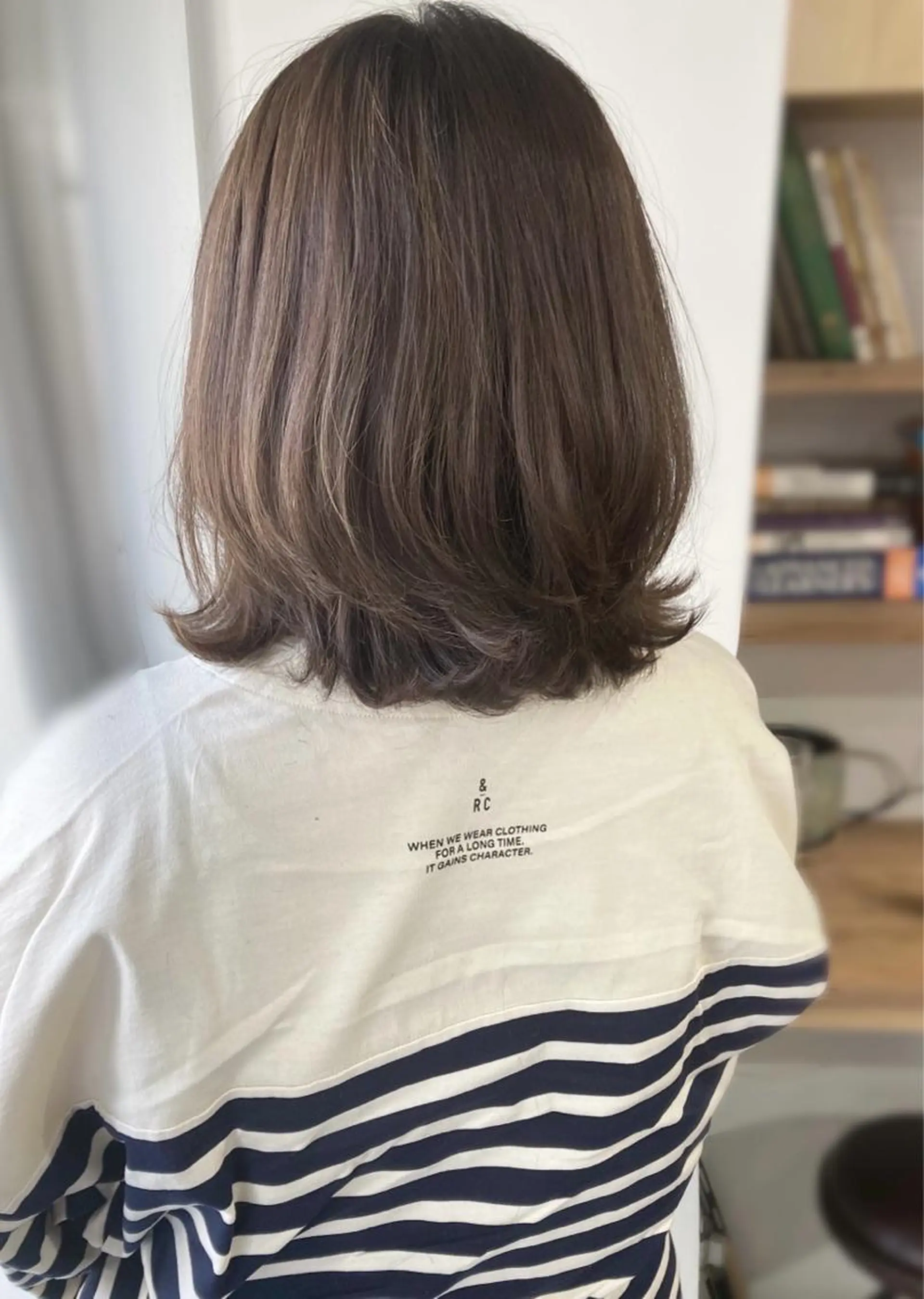 ミディアム ボブレイヤー ボブ レイヤーカット roka ノゾミのヘアスタイル