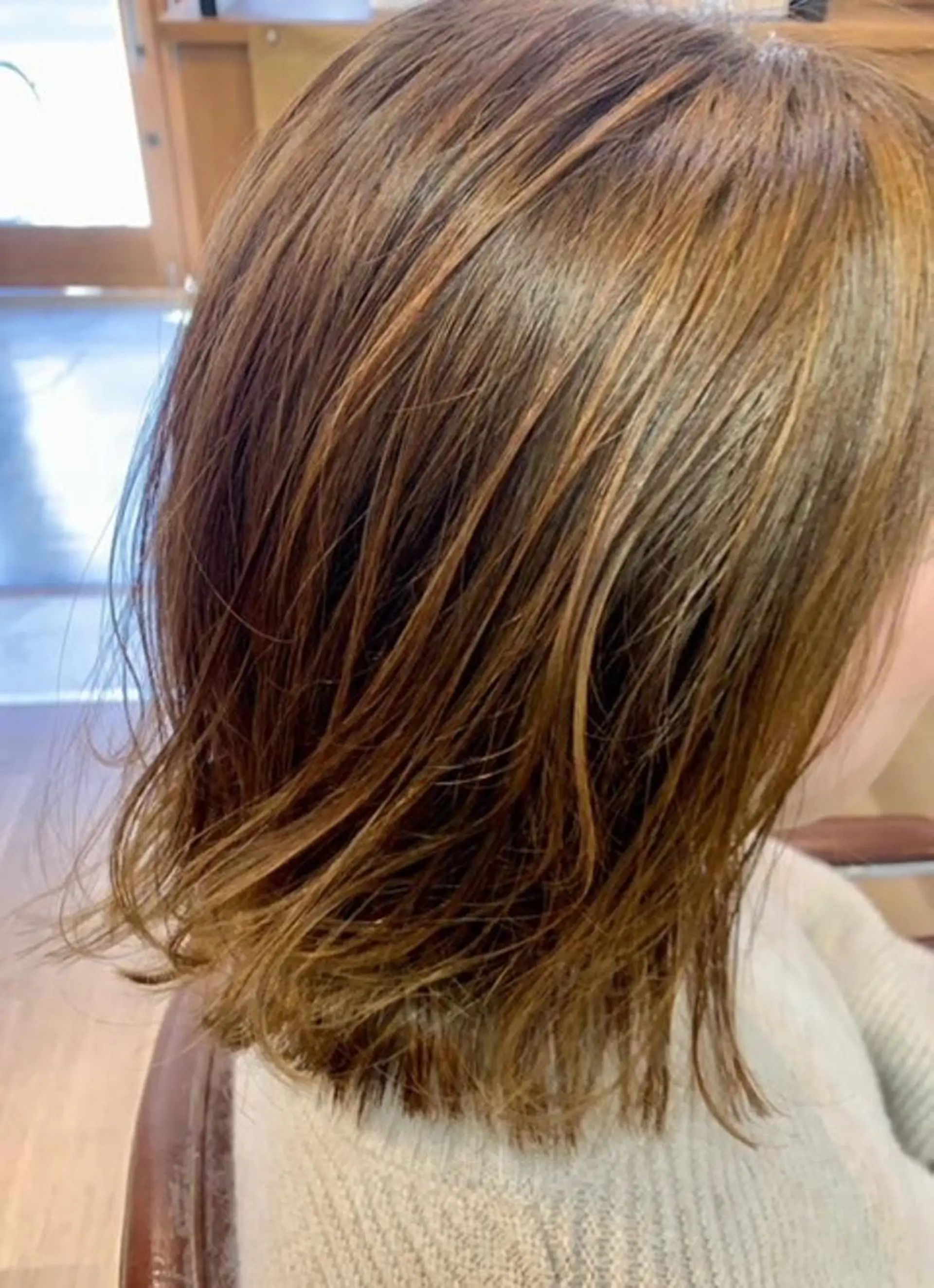 セミロング カット ヘアカラー chill out 南塚口本店のヘアスタイル