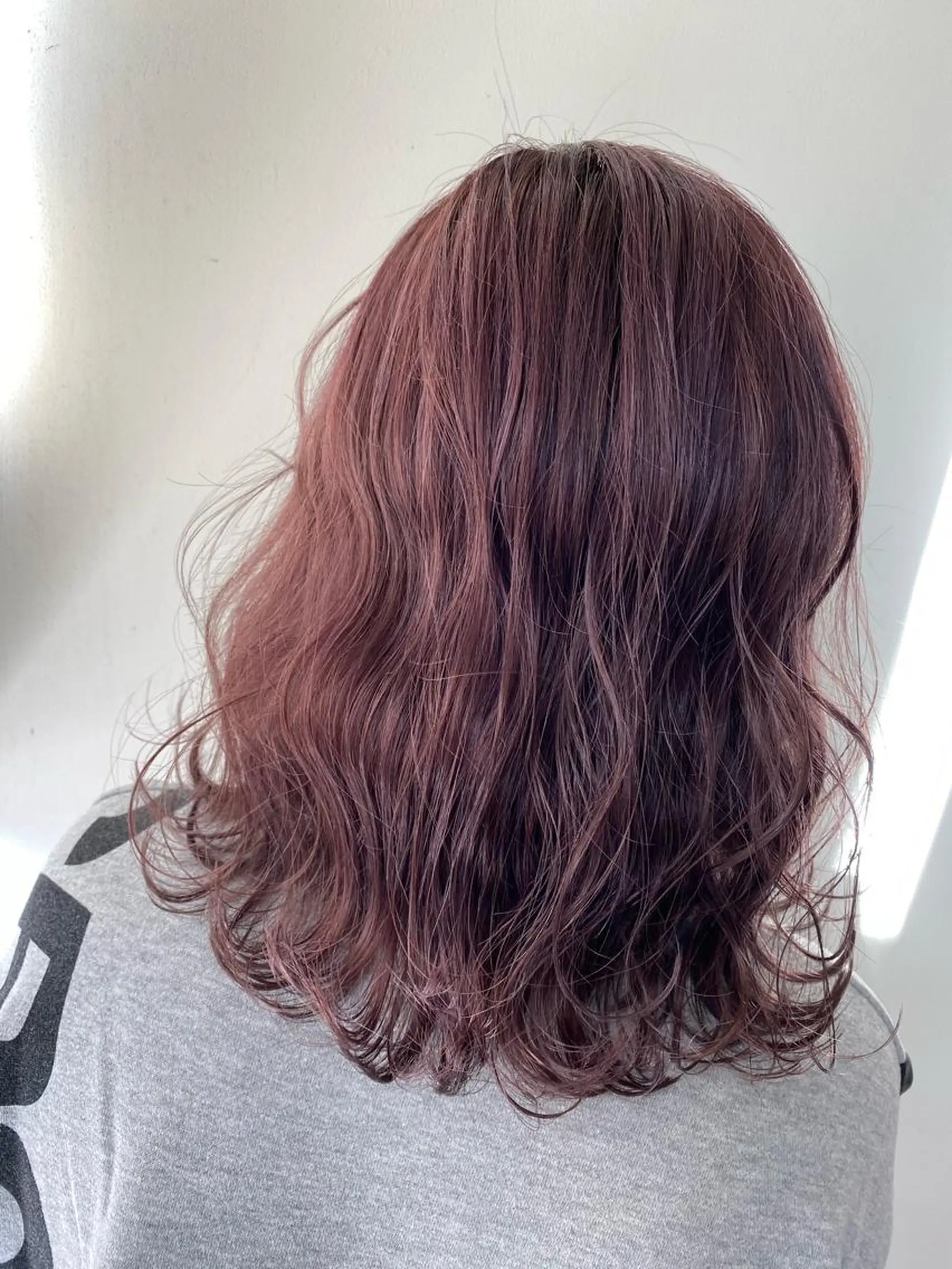 ミディアム ハイライト ヘアカラー トリートメント ジェニファー ✂︎TOMOKI✂︎のヘアスタイル