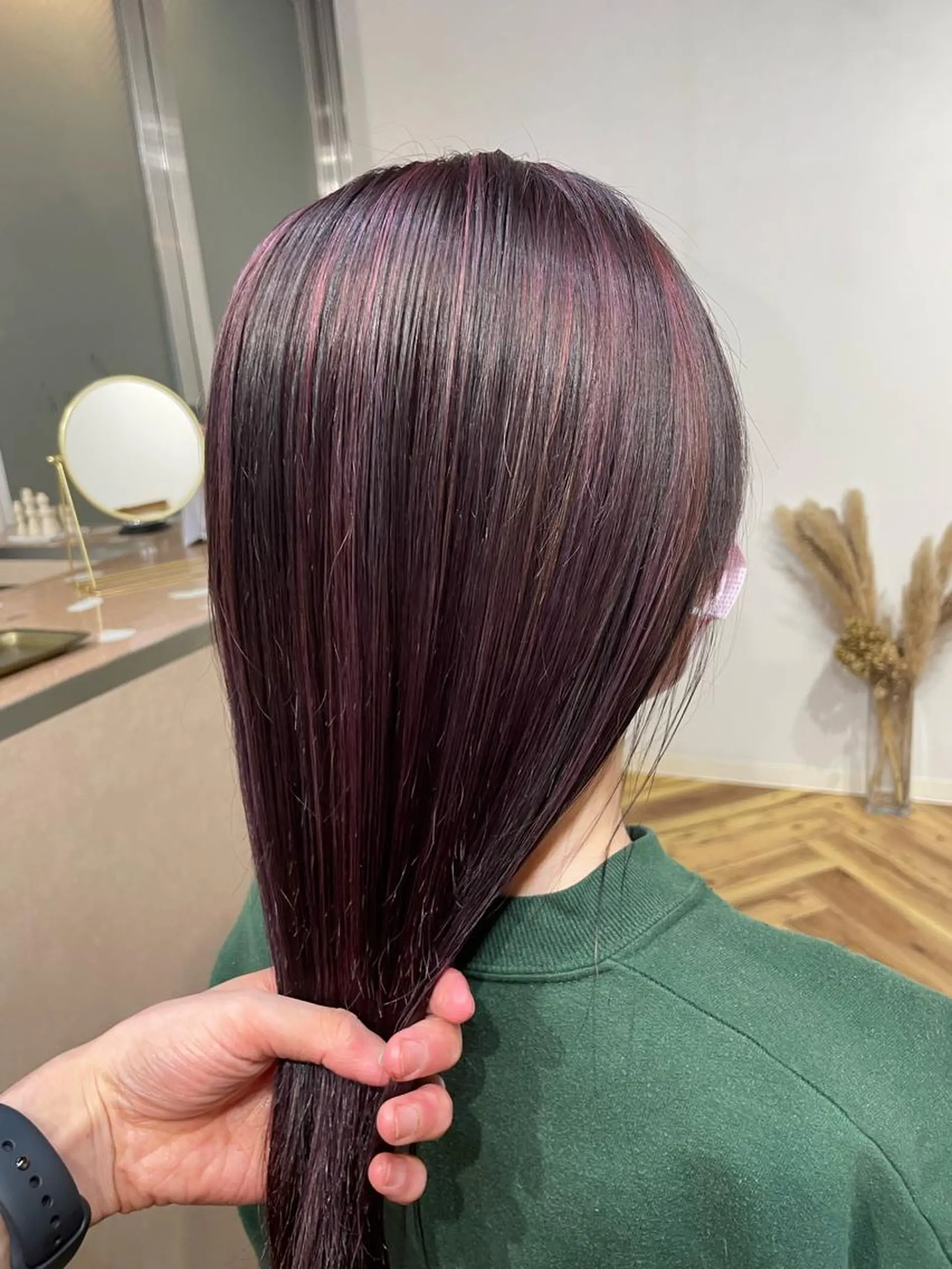 ロング カラー ハイライトカラー ピンクカラー ハイライト ヘアカラー lani hair salon所属・SHOTO ハイトー ン/デザインカラーのヘアスタイル