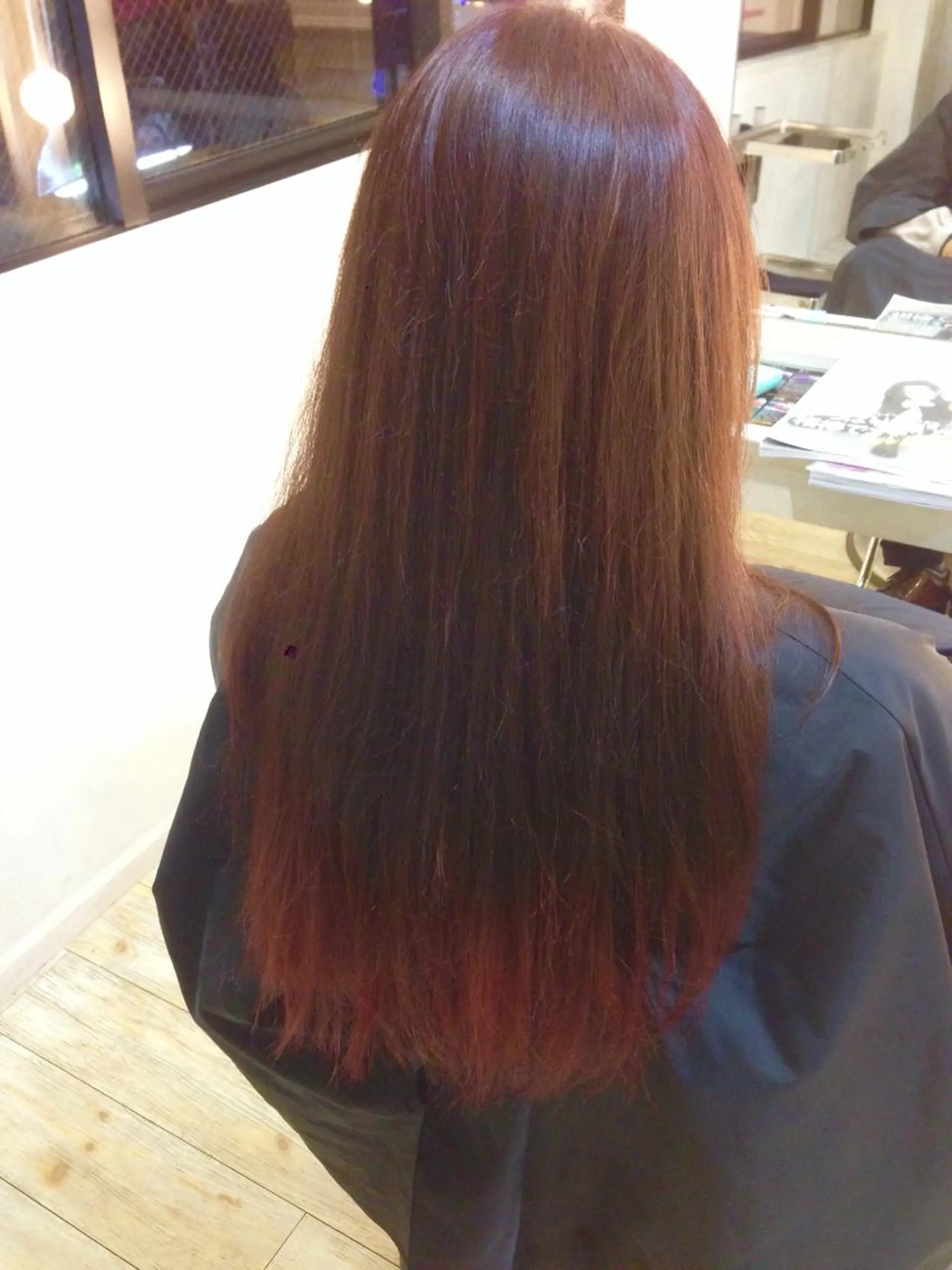 ロング カラー ブリーチ レッドカラー 小倉 聖也のヘアスタイル