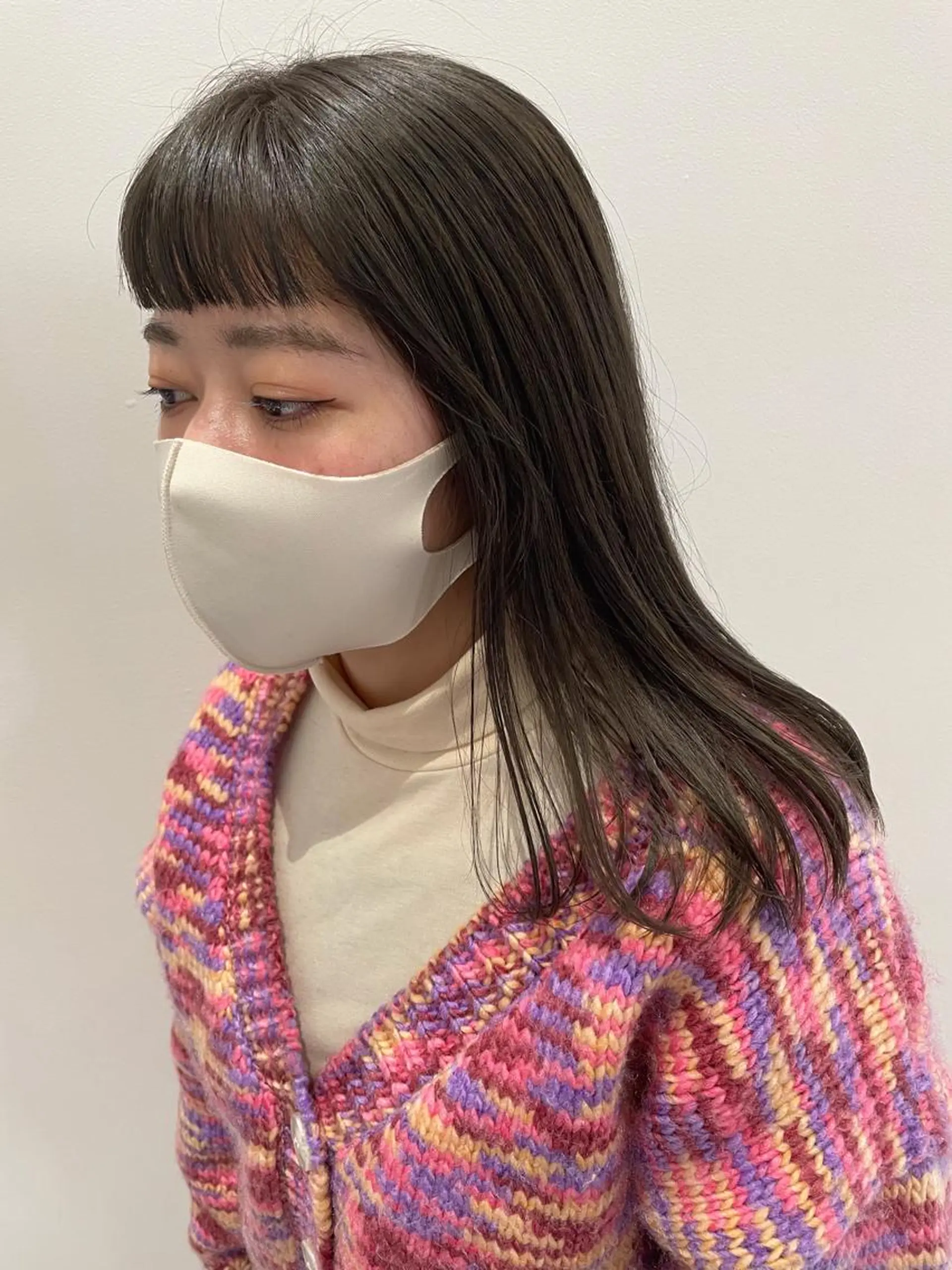 セミロング カラー グレージュ オリーブグレージュ オリーブグレー volta∞knot所属・狩野 羅夢のヘアスタイル