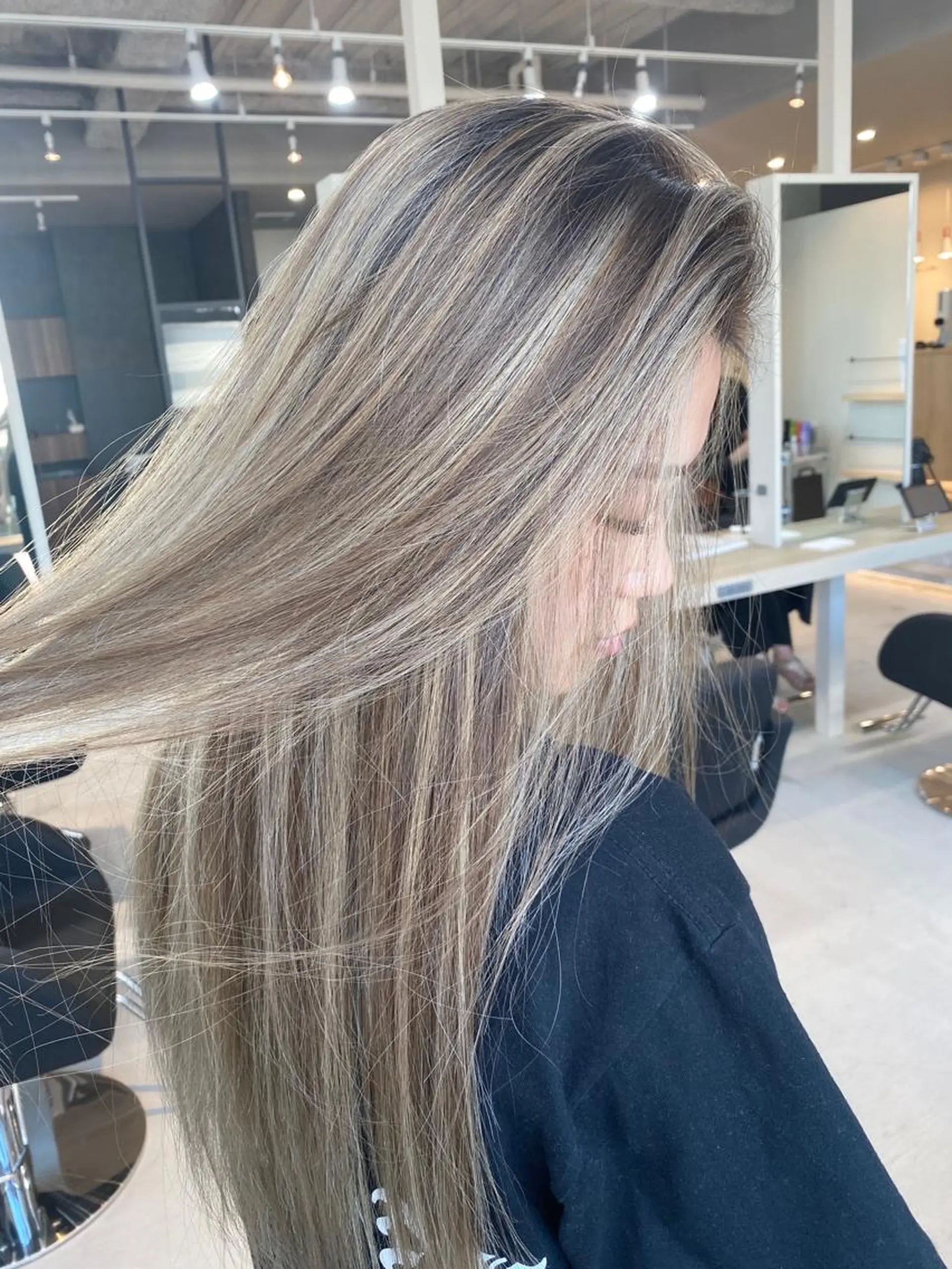 セミロング カラー ヘアアレンジ ネイル マツエク・マツパ アイブロウ カット ヘアカラー トリートメント 井上 一平のヘアスタイル