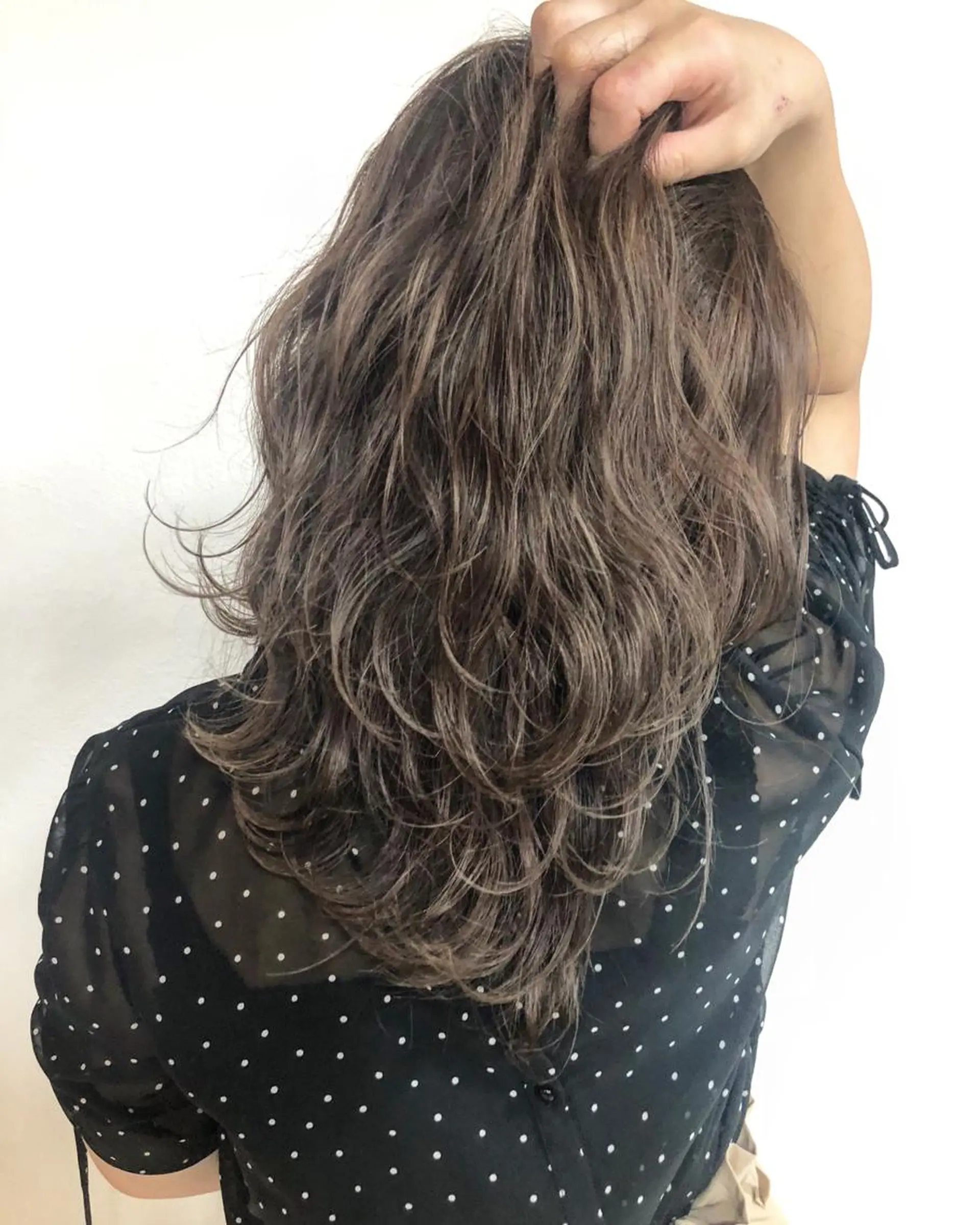 ロング カラー ベージュカラー ラベンダーカラー REVE所属・TAKU 美容師のヘアスタイル