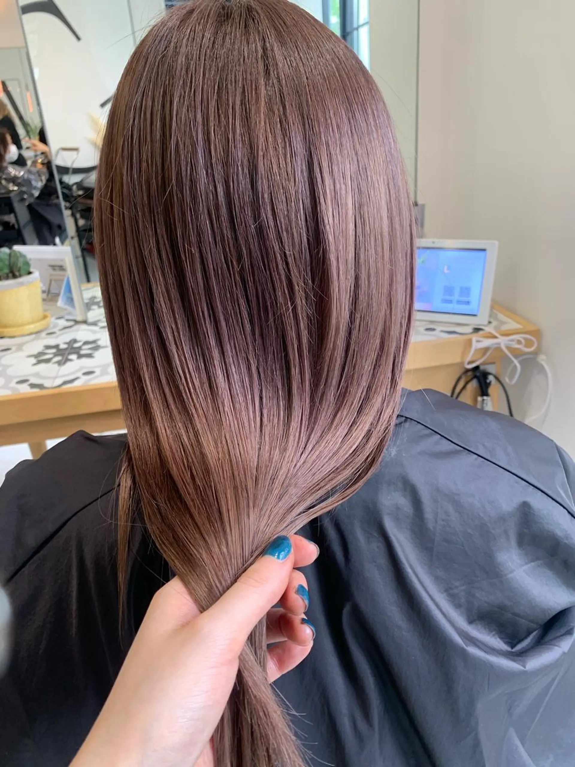 カラー ベージュカラー ラベンダー/レイヤー カット🤎mamiのヘアスタイル