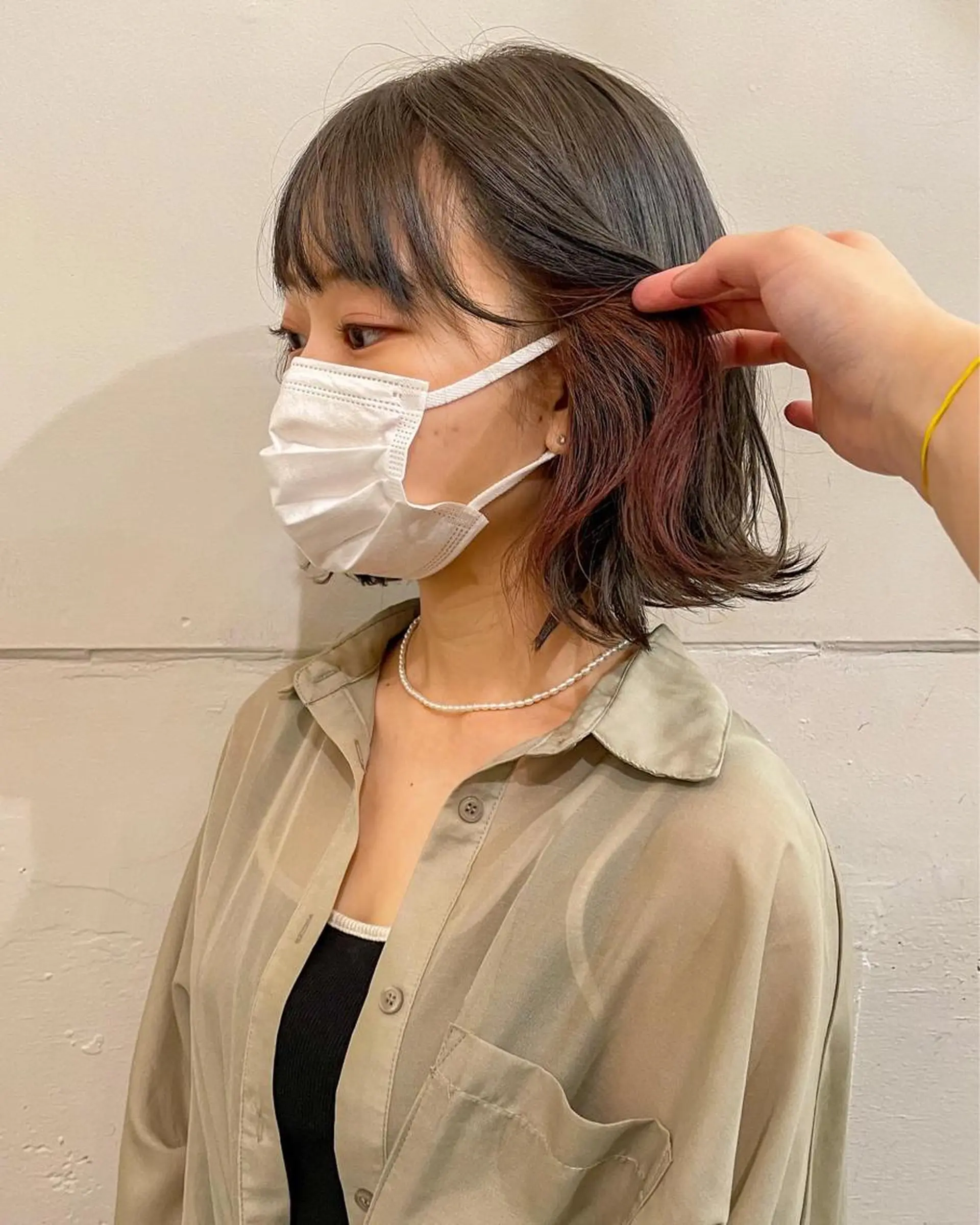 ミディアム カラー グレージュ レッドカラー ボブ ブリーチ/miinaのヘアスタイル