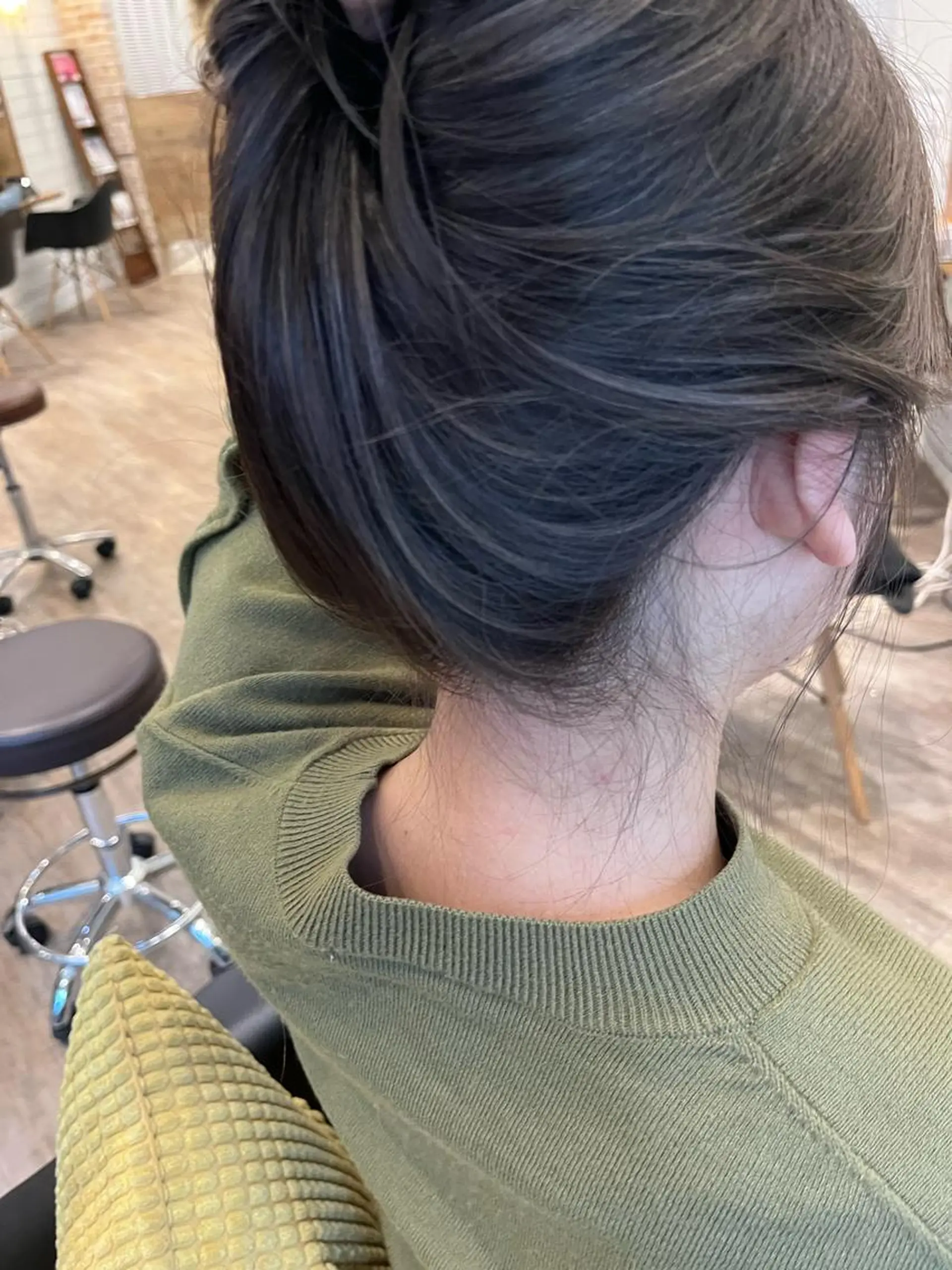 セミロング ハイライト ヘアカラー ⭐️ アユミ⭐️のヘアスタイル