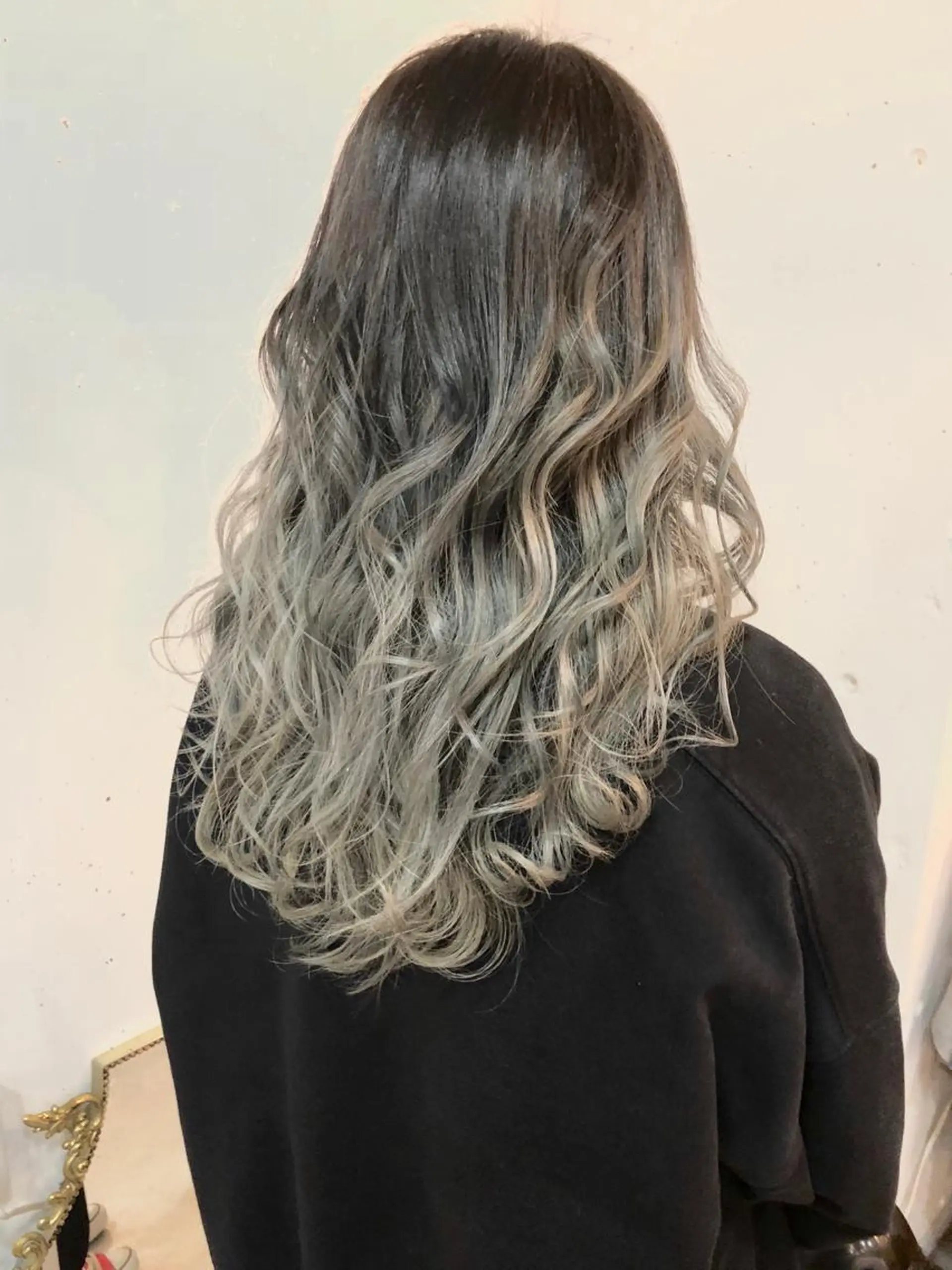 ロング カラー ヘアアレンジ アッシュ グラデーションカラー シルバー カット ヘアカラー トリートメント Bro所属・佐藤 輝幸のヘアスタイル