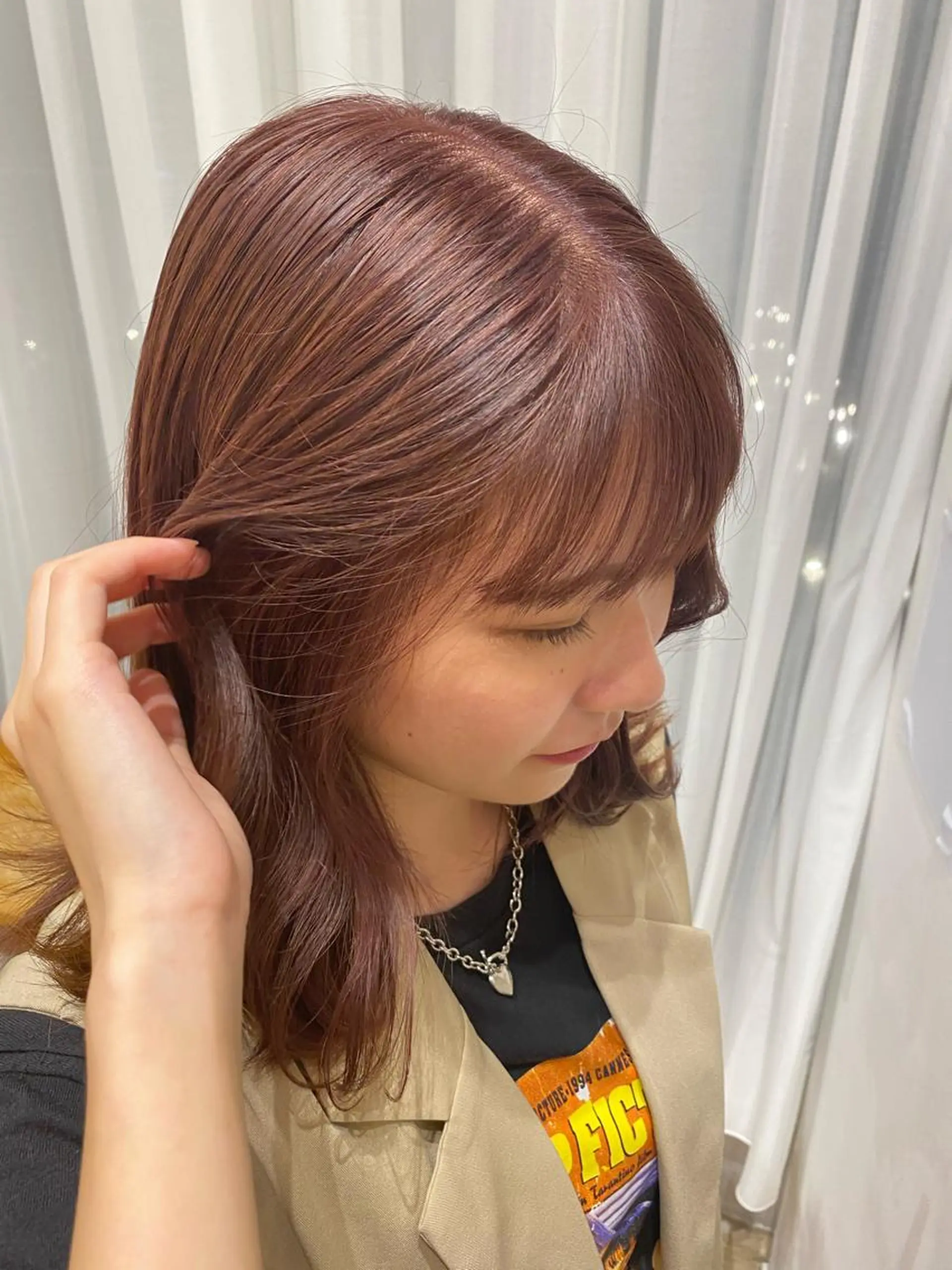 セミロング ピンクブラウン ヘアカラー 小顔レイヤーカット/ 似合わせヘア/まなみのヘアスタイル