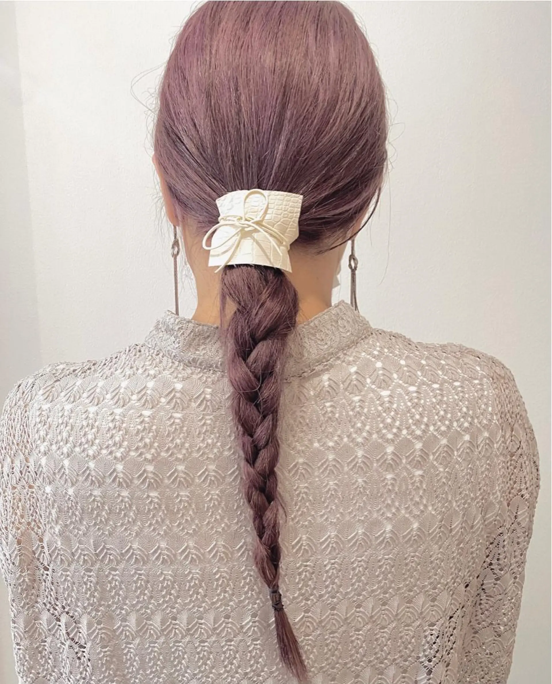 ロング カラー ベージュカラー ブリーチ ラベンダーカラー ミルクティーベージュ ピンクカラー RAIMA ハイトーン/ベージュのヘアスタイル