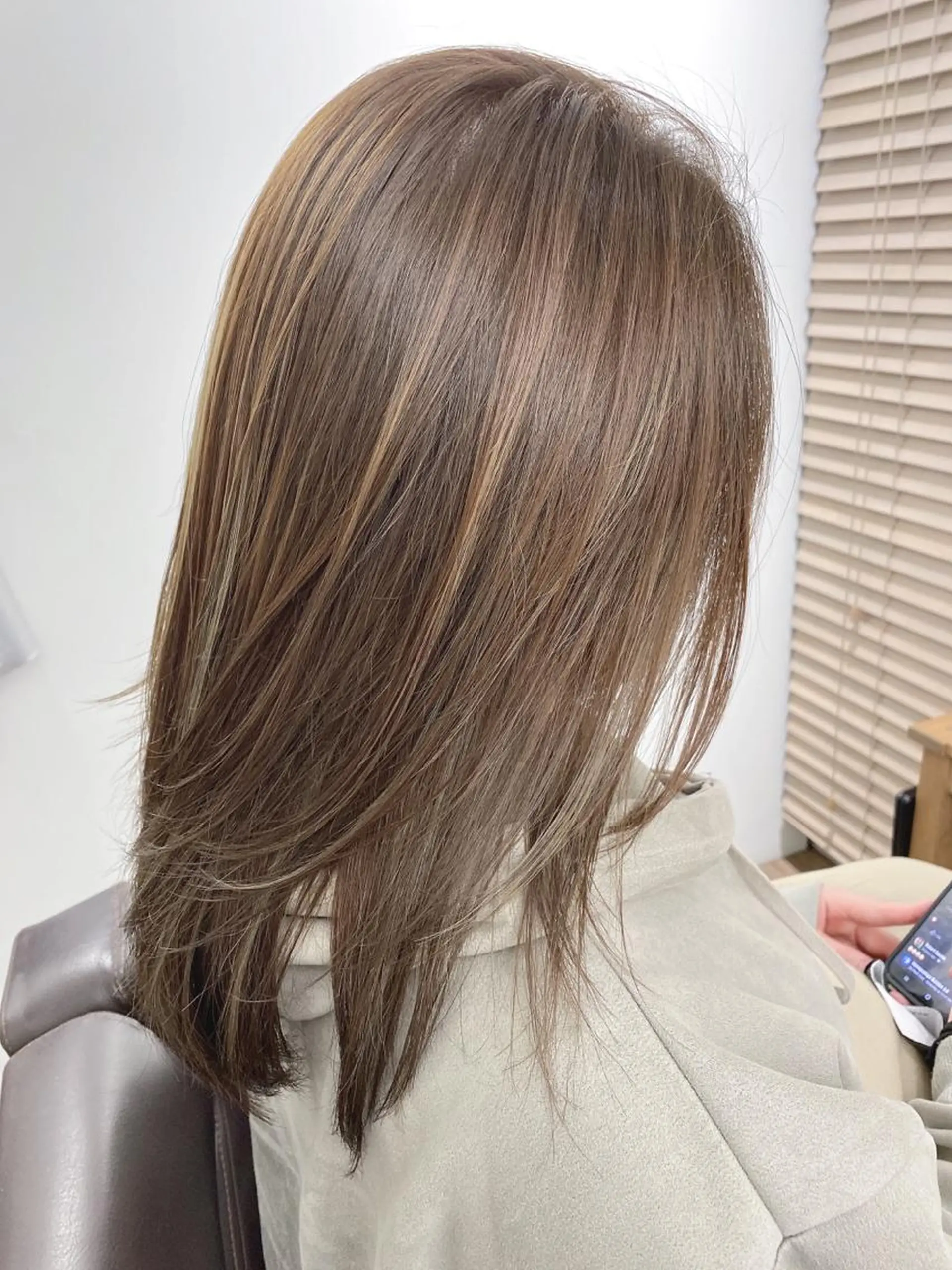 セミロング カラー ハイライトカラー ハイライト レイヤーカット ヘアカラー GO TODAY SHAiRE SALON 横須賀所属・ハイライト⭐️上野 高広のヘアスタイル
