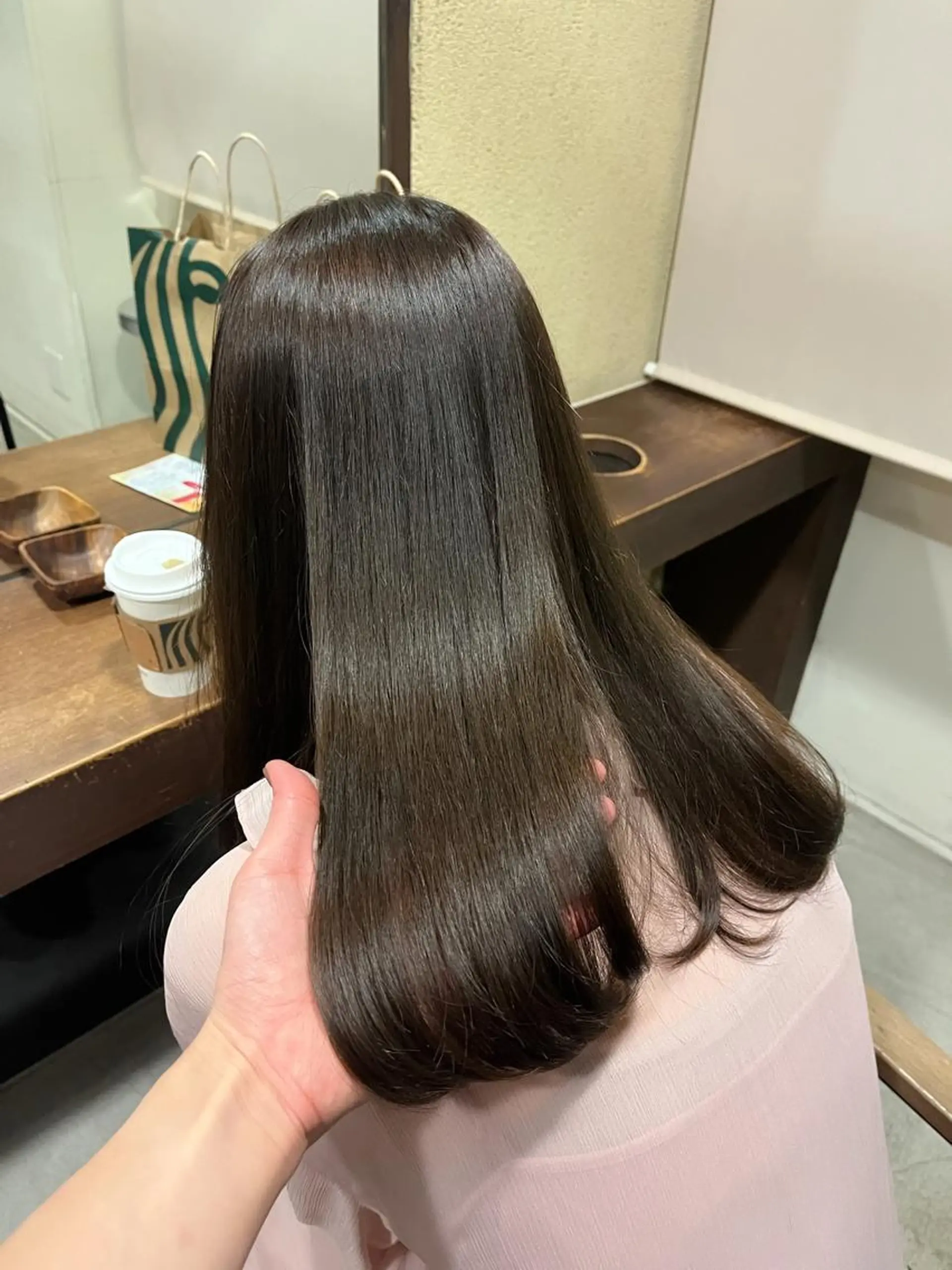 ロング カラー グレージュ カット ヘアカラー 田中 鈴乃の眉毛・アイブロウイメージ