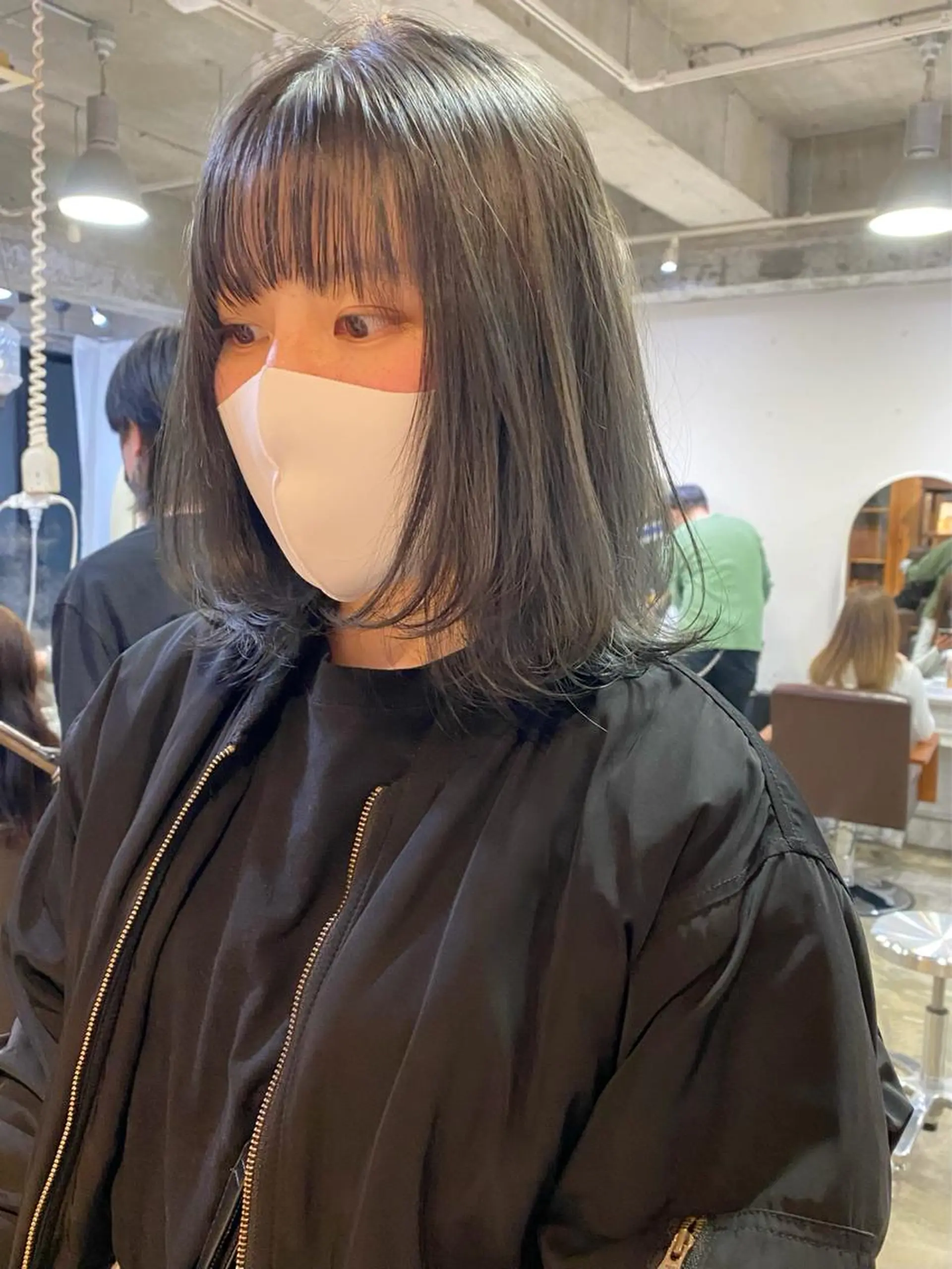 ミディアム カラー ブリーチ グレージュ ブリーチなしカラー オリーブグレージュ オリーブグレー Piaコータロー ハイトーン&‪ボブのヘアスタイル
