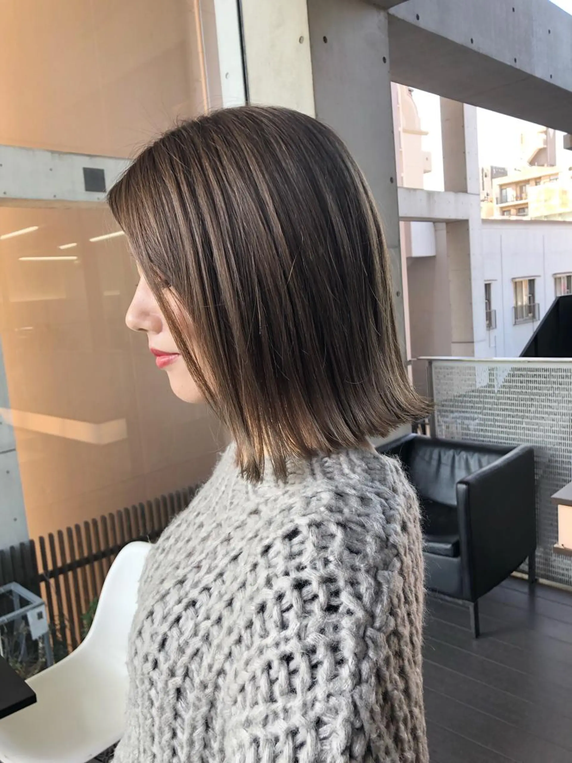 ミディアム カラー グレージュ 八谷 将平のヘアスタイル