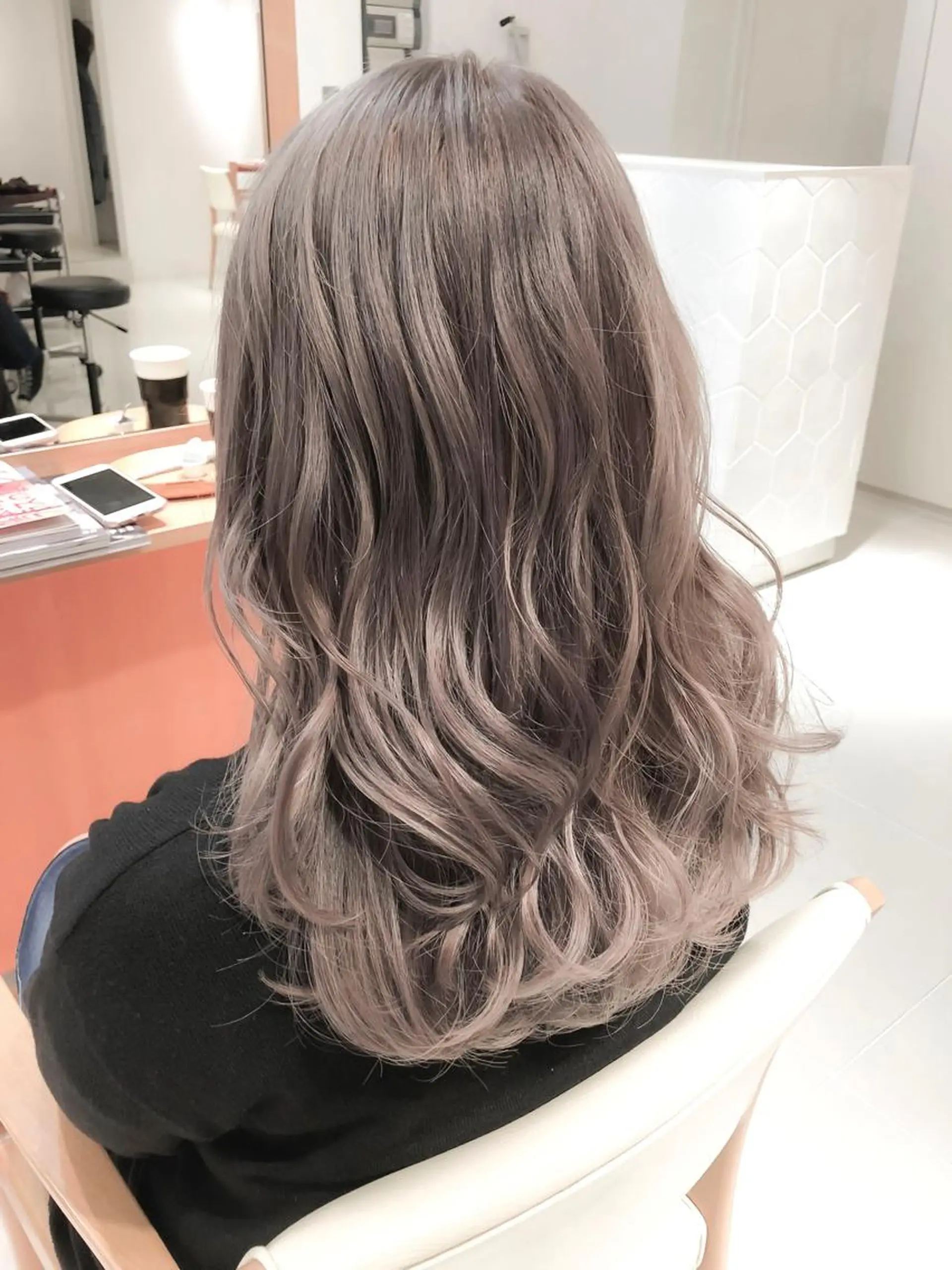 ミディアム カラー ヘアアレンジ アッシュ アッシュグレー アッシュグレージュ 透明感カラー グレージュ モテ髪透明感❤️ デイズヘアカラーのヘアスタイル