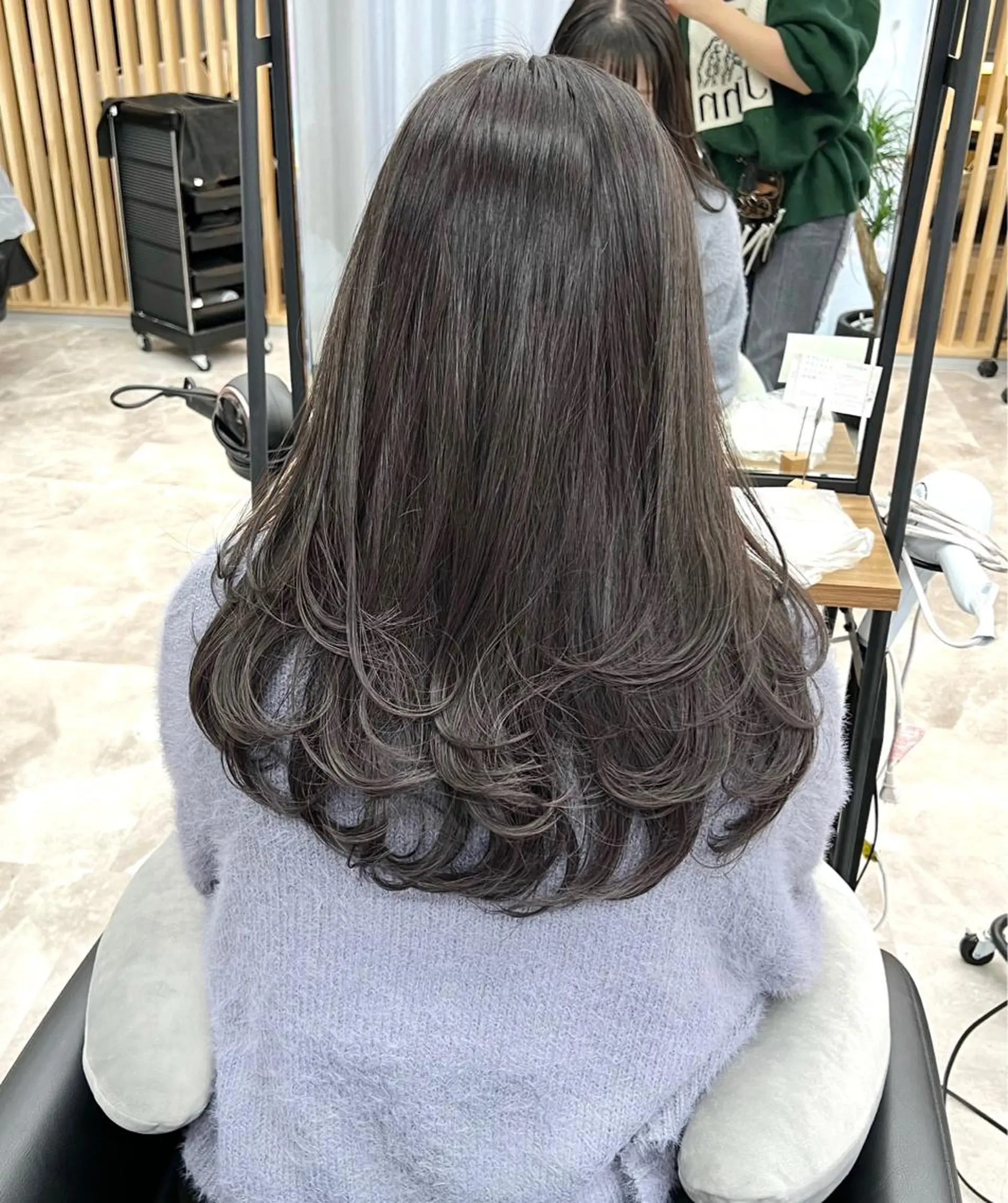 ロング 苗代萌/ぷるツヤ髪 🫧/透明感カラーのヘアスタイル