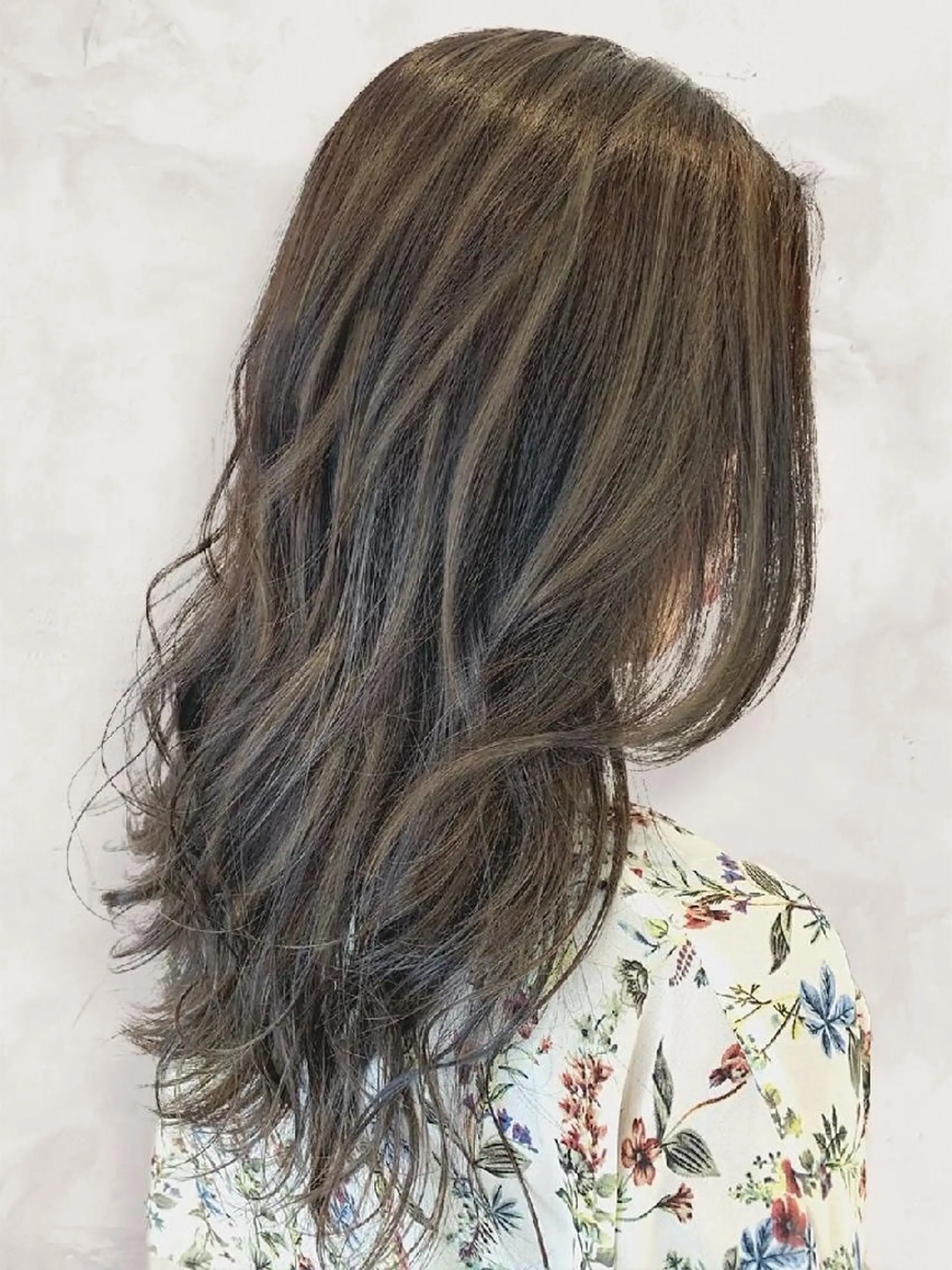 カラー ロング グレージュ ハイライトカラー ハイライト あいだ EARTH錦糸町のヘアスタイル