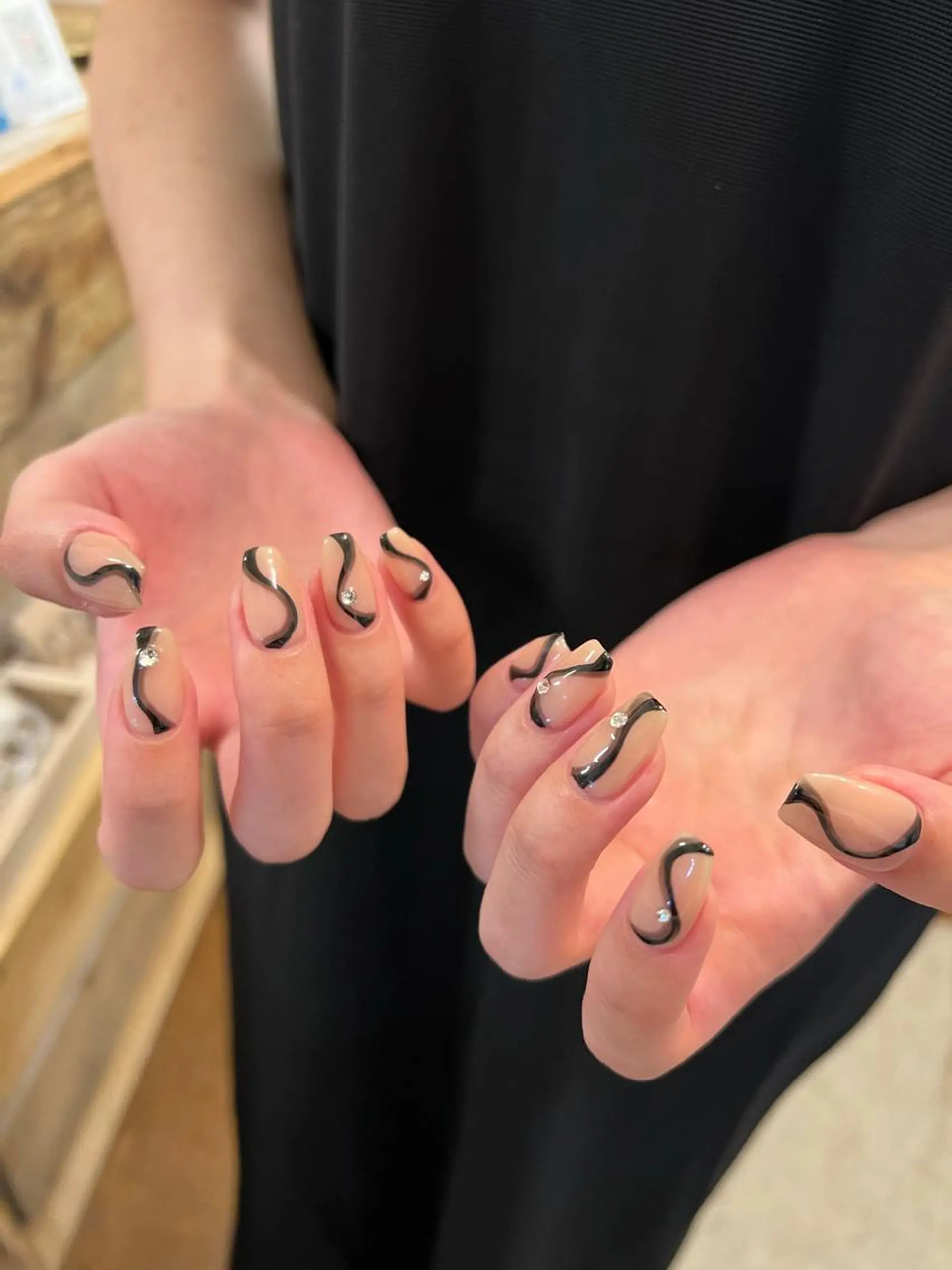 ネイル ハンドネイル フットネイル ハンドケア Nes.Nail所属・Miyagi Asamiのネイルデザイン