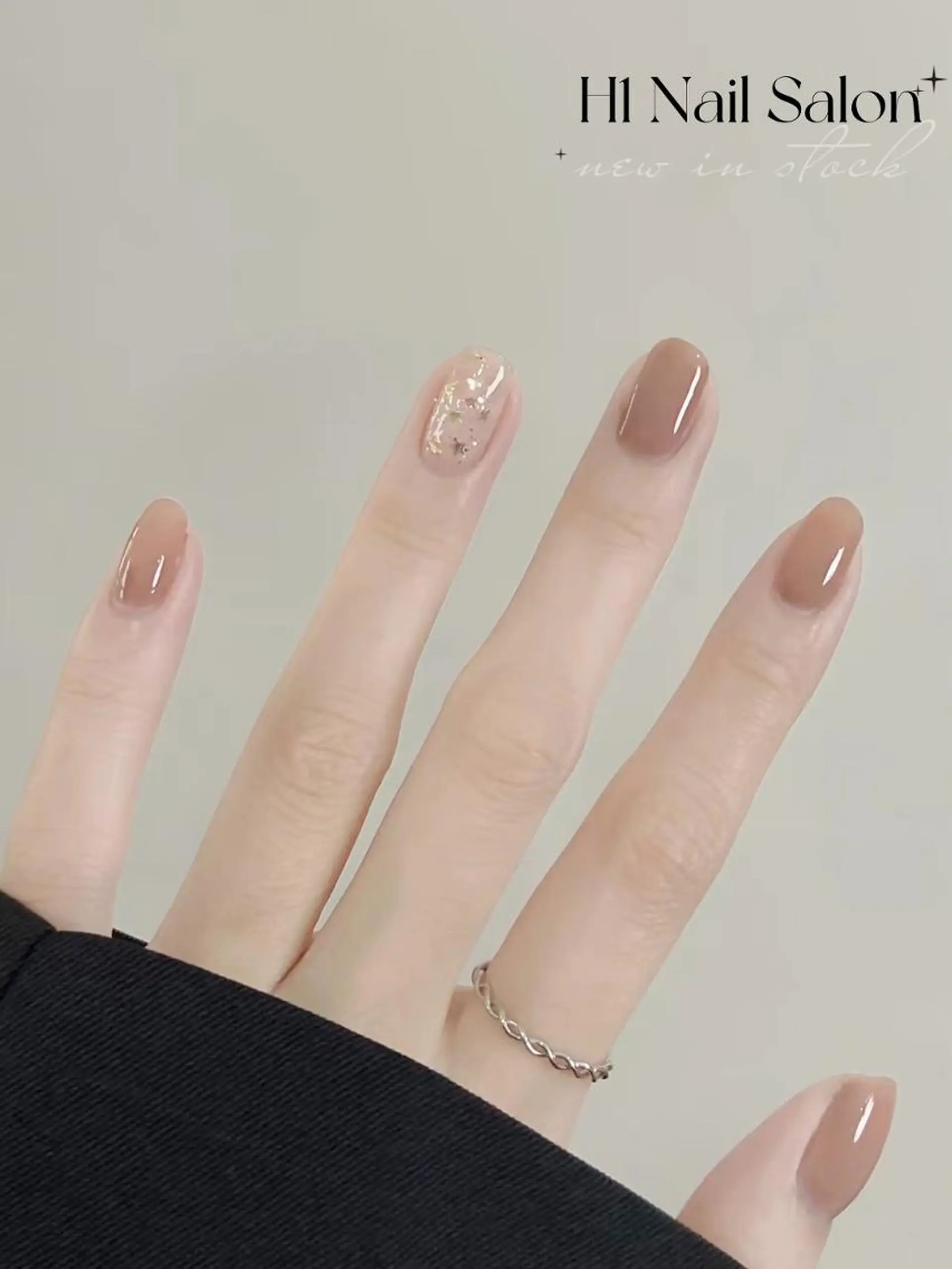 ミディアム H1 ネイル サロンのネイルデザイン