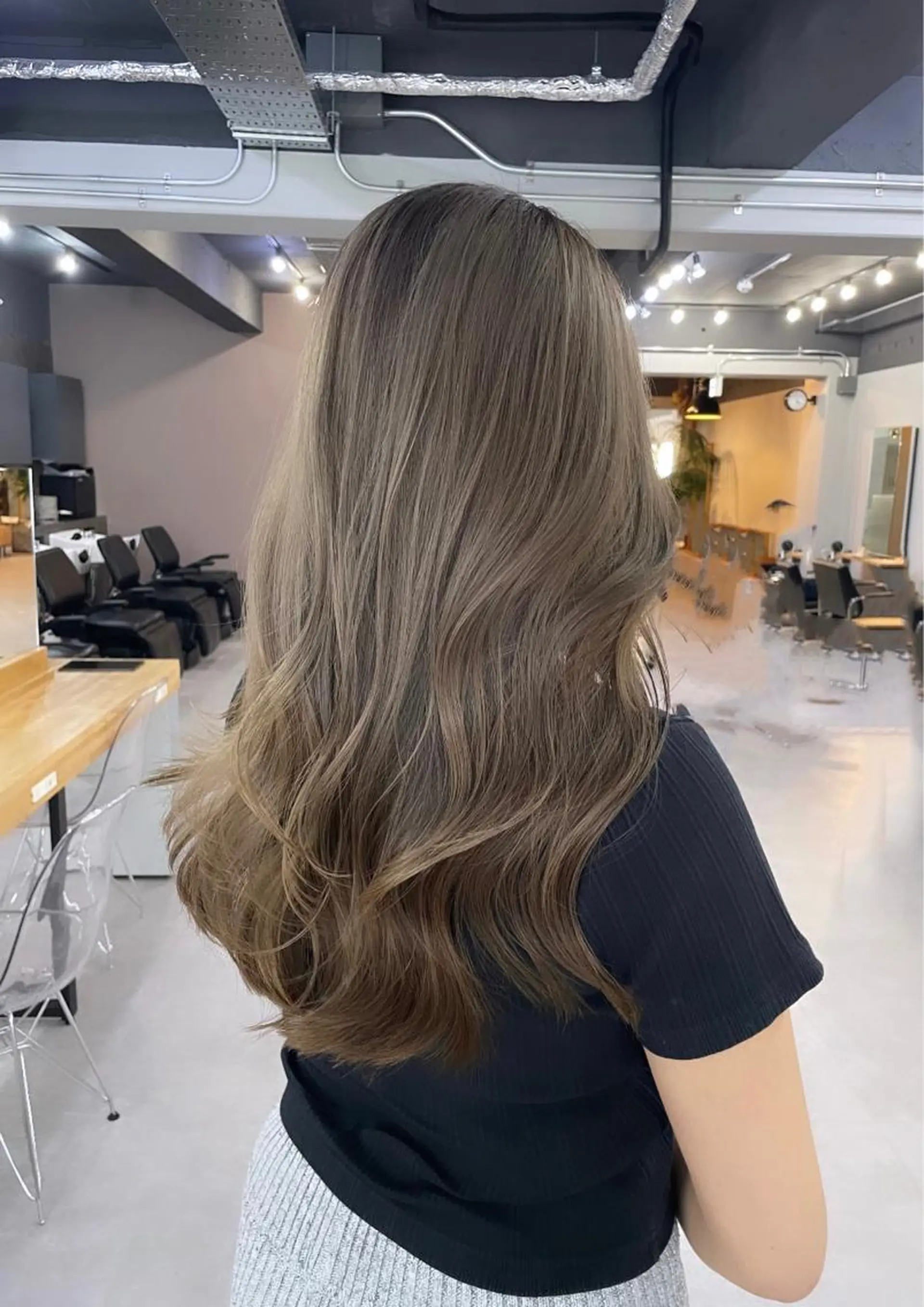 ロング カラー ヘアカラー ミルクティーベージュ ❤︎レイヤー　MIAのヘアスタイル