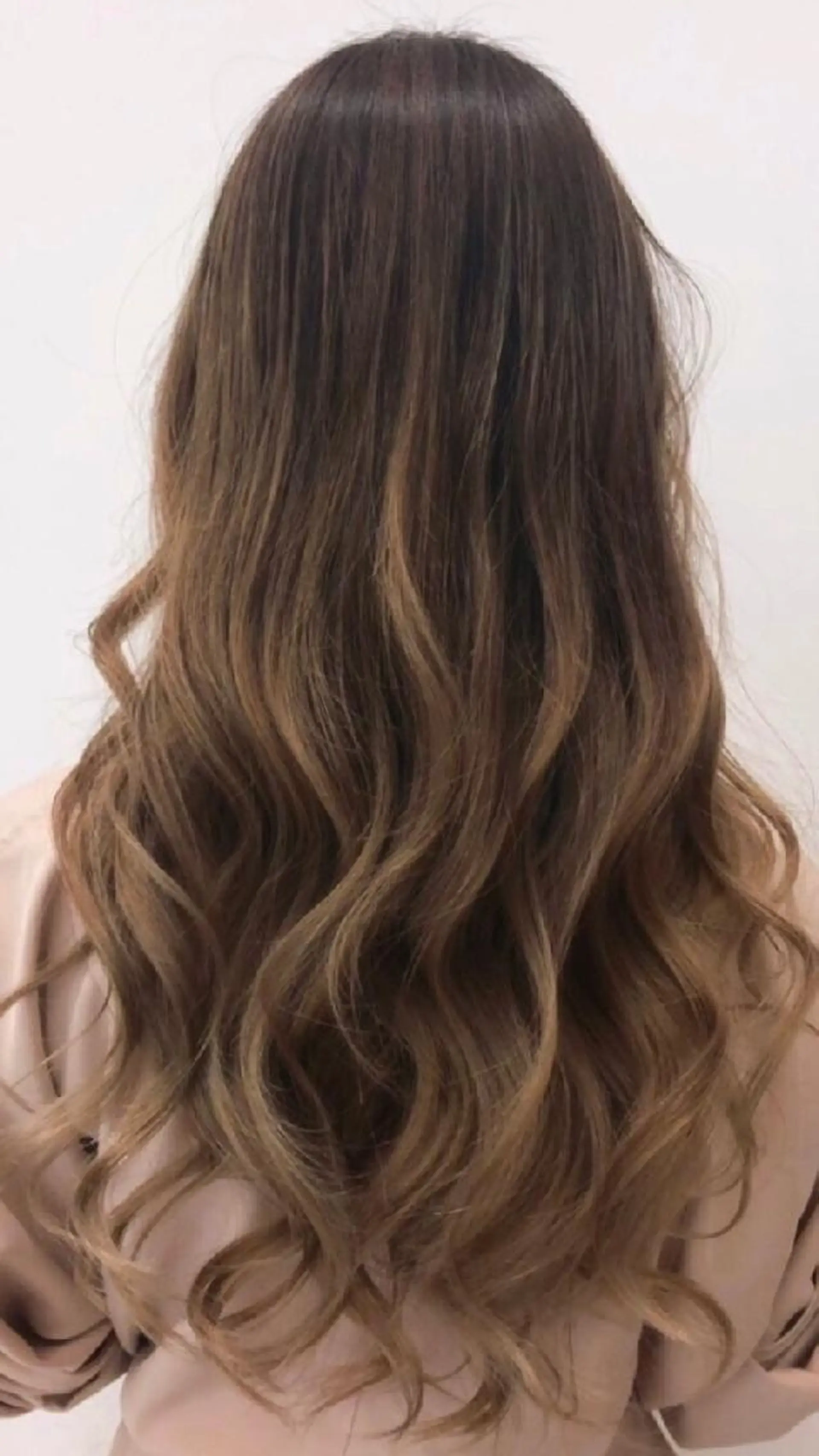 ロング レイヤーカット Siq  FMのヘアスタイル