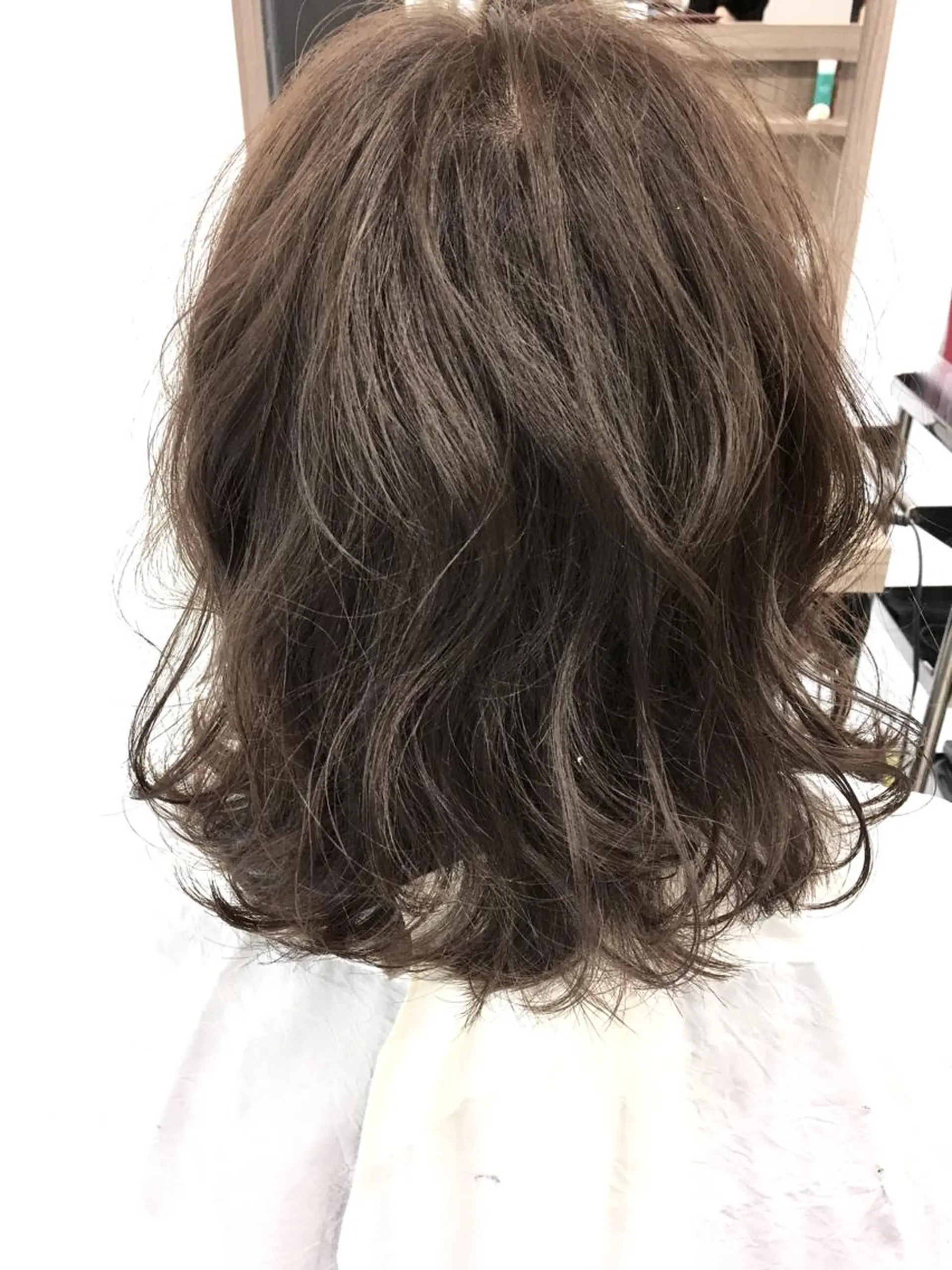 ミディアム カラー ベージュカラー イルミナカラー ミルクティーベージュ 小島 仁美のヘアスタイル