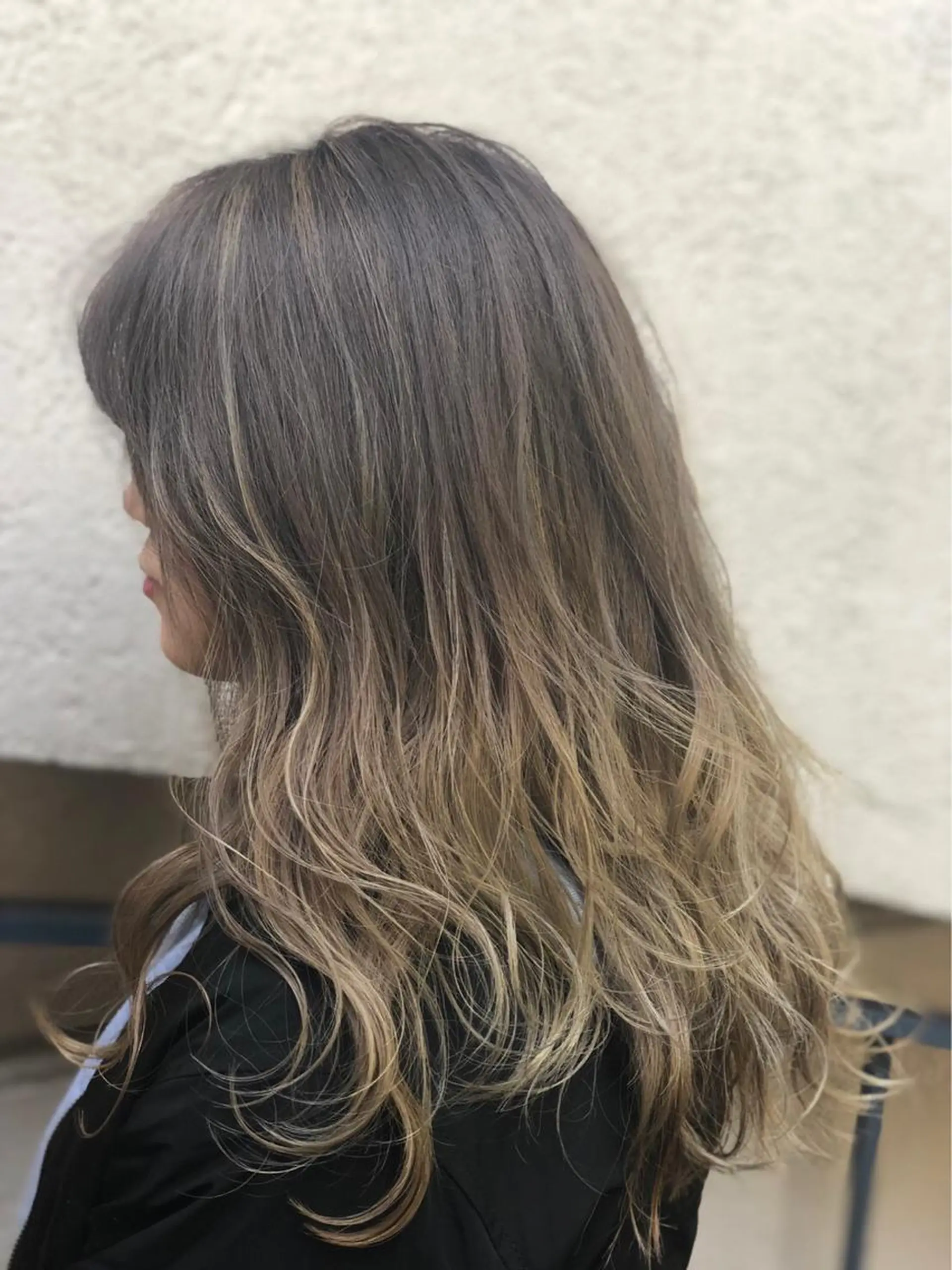 ロング カラー バレイヤージュ ブリーチ レイヤーカット カット ヘアカラー reve所属・乾かすだけで艶髪酸性 ストレート髙橋悠耶のヘアスタイル