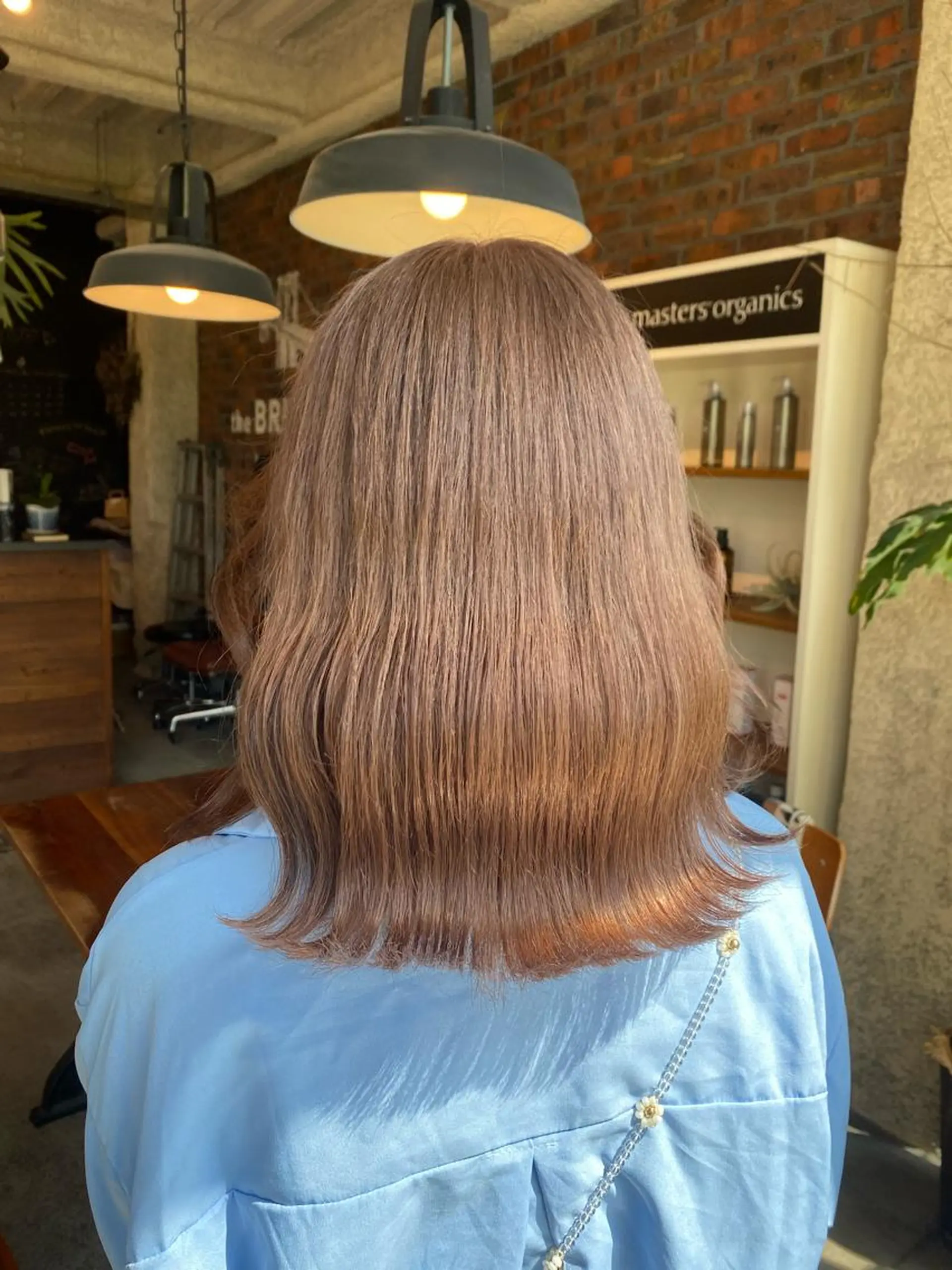 ミディアム カラー ベージュカラー ブリーチ ミルクティーベージュ ヘアカラー the BRIDGE 加藤みのりのヘアスタイル