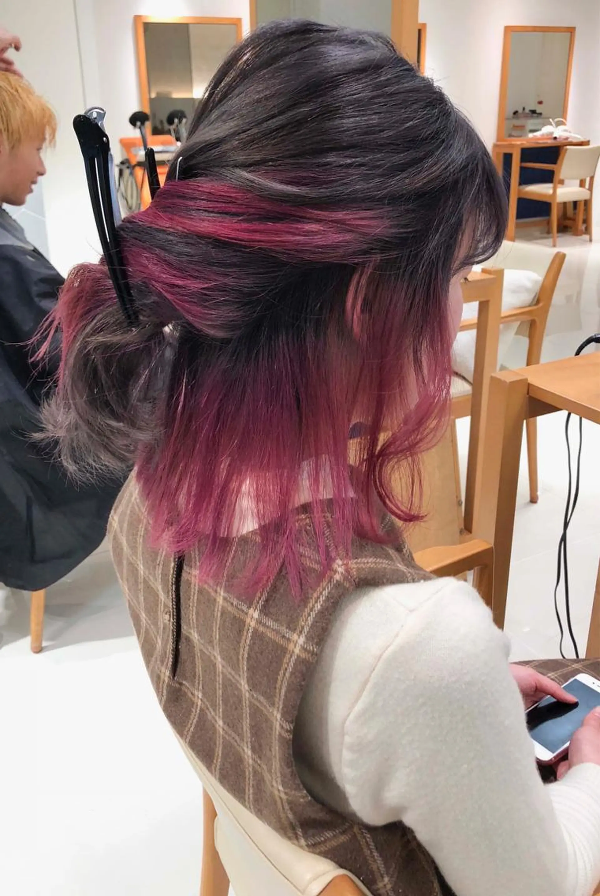 セミロング カラー インナーカラー ピンクカラー Days 透明感カラーのヘアスタイル