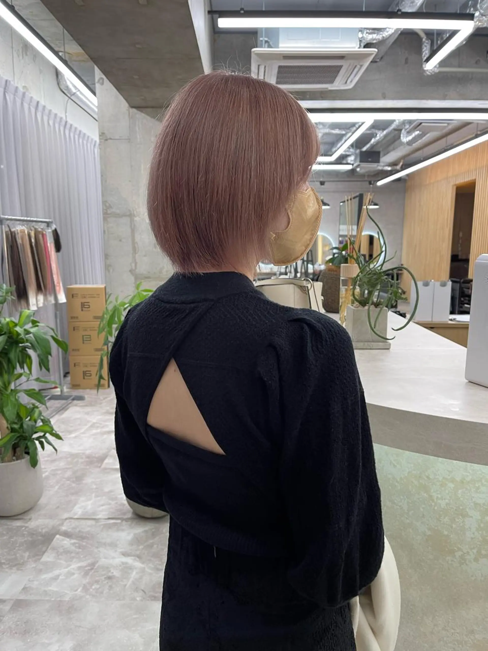ショート ヘアカラー 福山 晴香のヘアスタイル