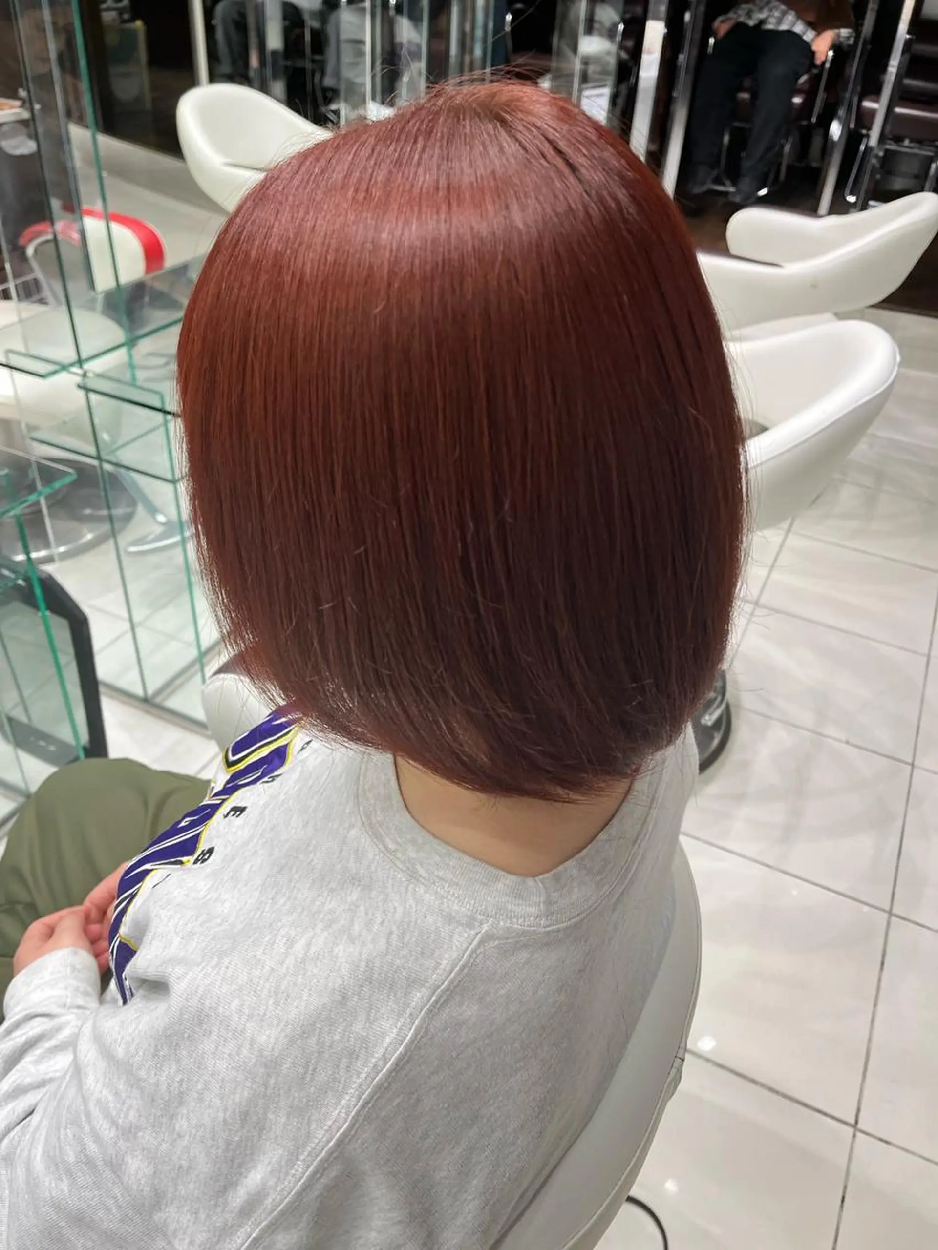 ショート カラー パーマ 縮毛矯正 鈴木 芽依のヘアスタイル