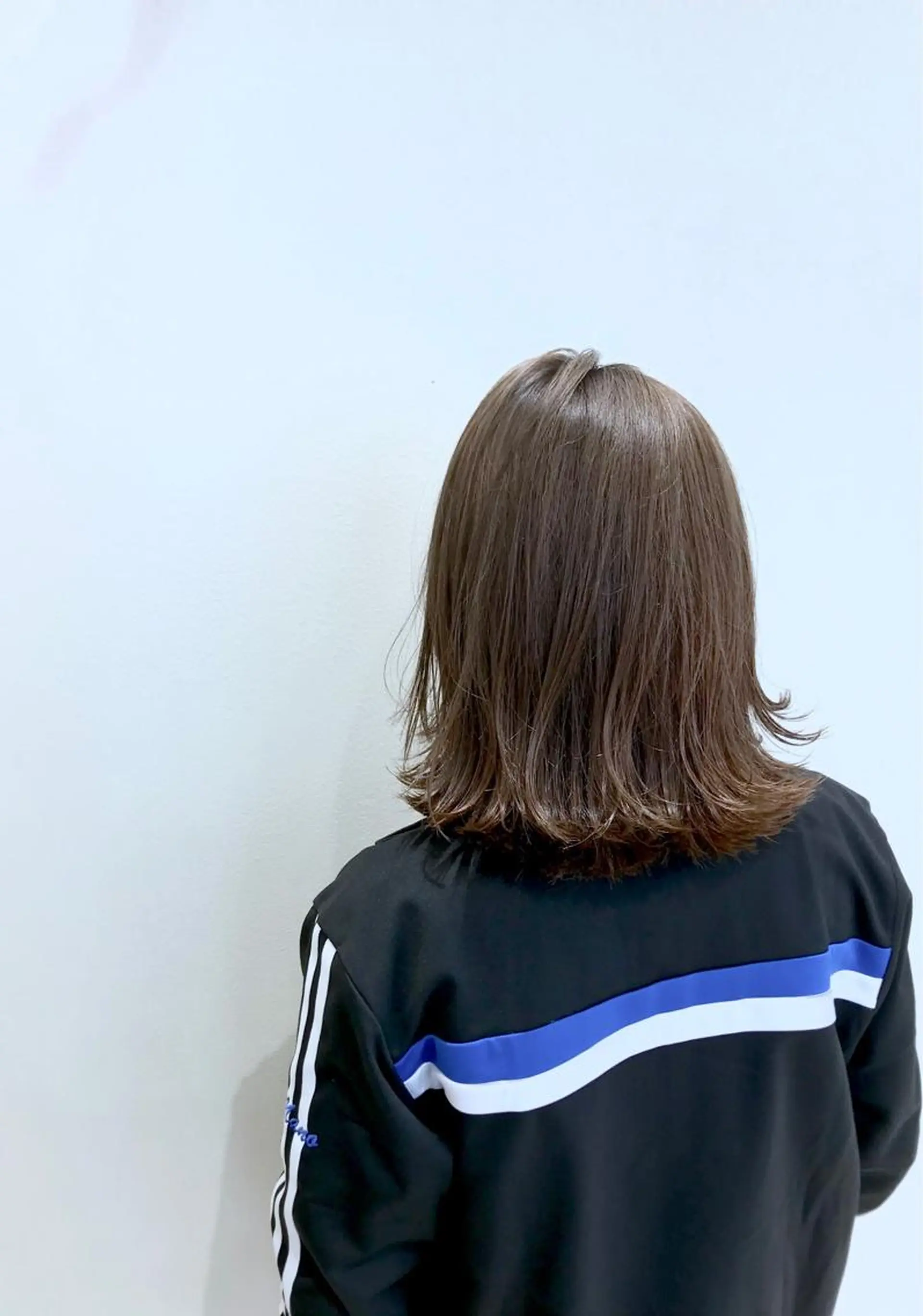 ミディアム アッシュ カット ヘアカラー 前原 正弥のヘアスタイル