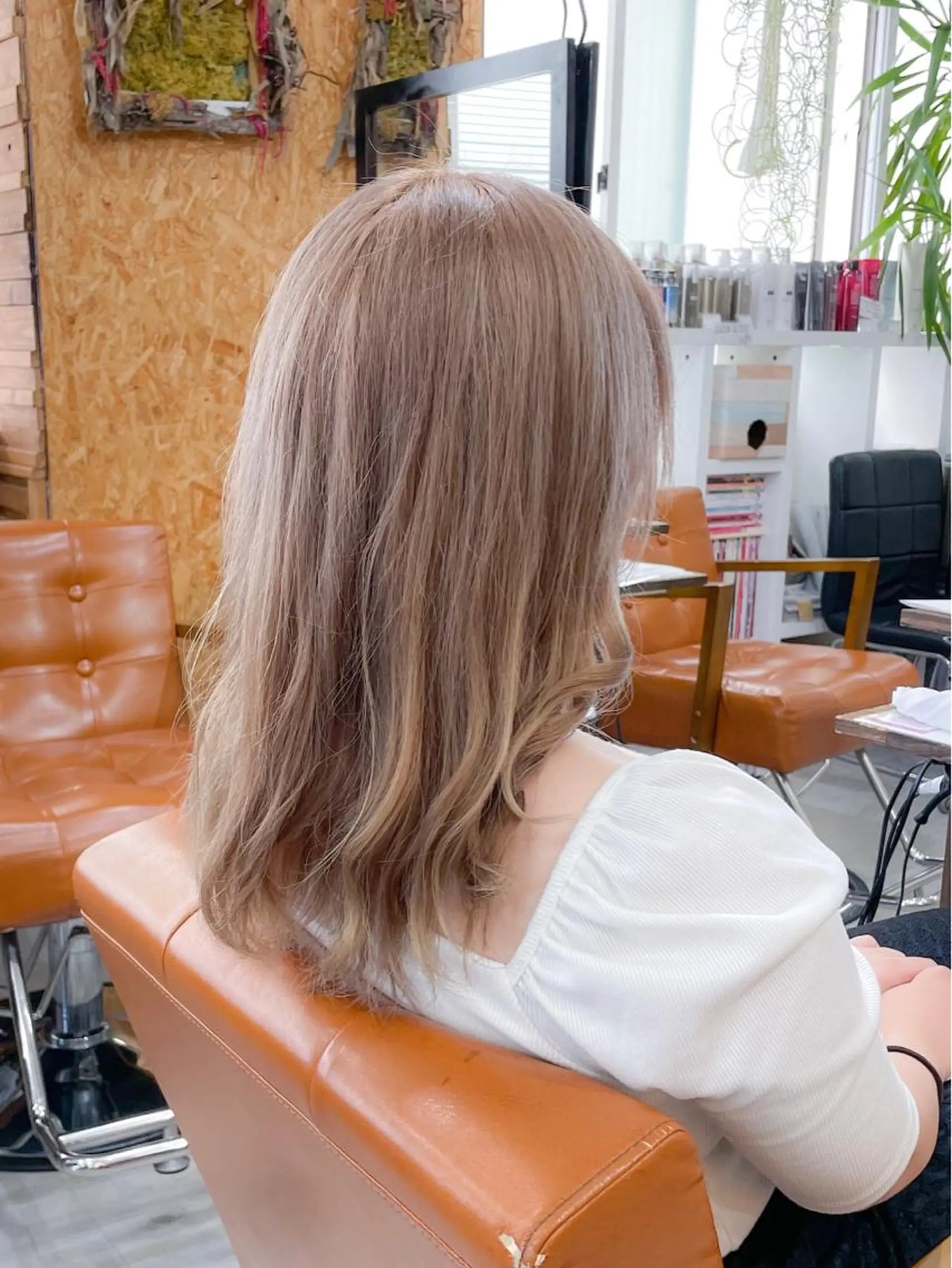 セミロング カラー ブリーチ ヘアカラー かんばら りょーいのヘアスタイル