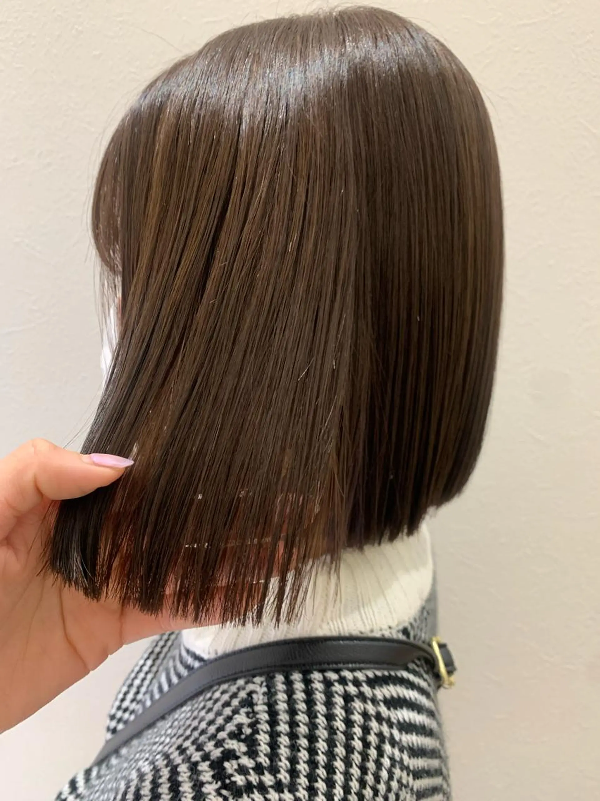 ショート カラー 切りっぱなしボブ ベージュカラー 黒髪 ブリーチ ショコラベージュ カット ヘアカラー トリートメント hub hair レイヤー/透明感のヘアスタイル