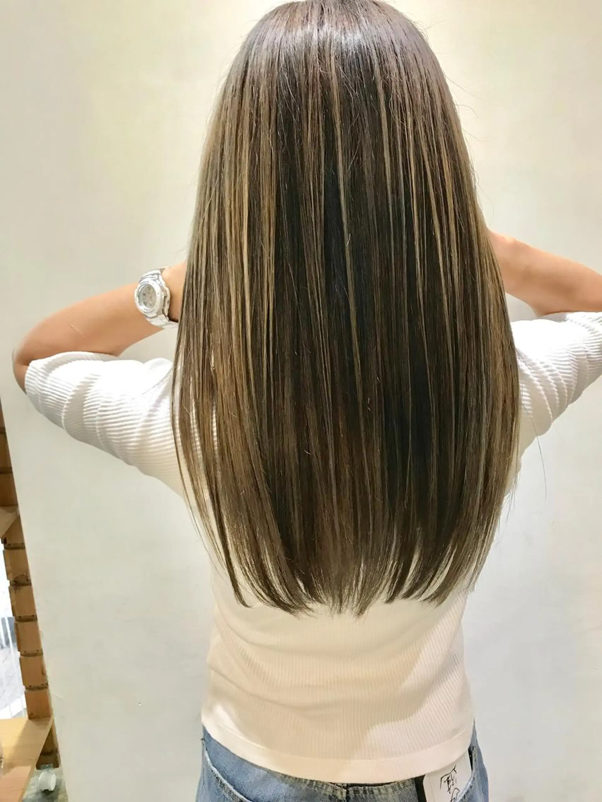 ロング カラー レイヤー/ベージュ カラー/ハシモトのヘアスタイル