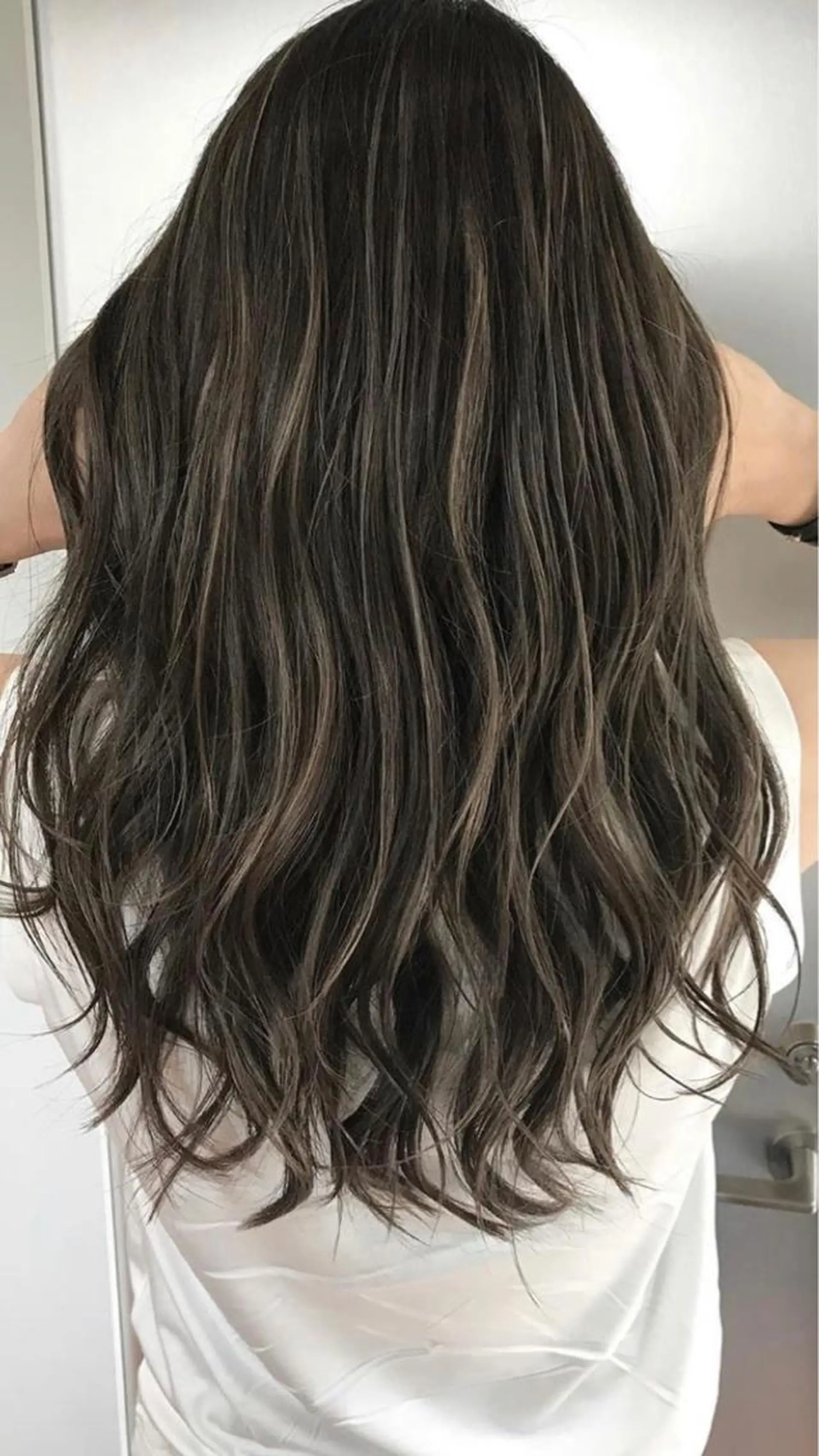 セミロング カラー Euphoria 店長　石橋のヘアスタイル