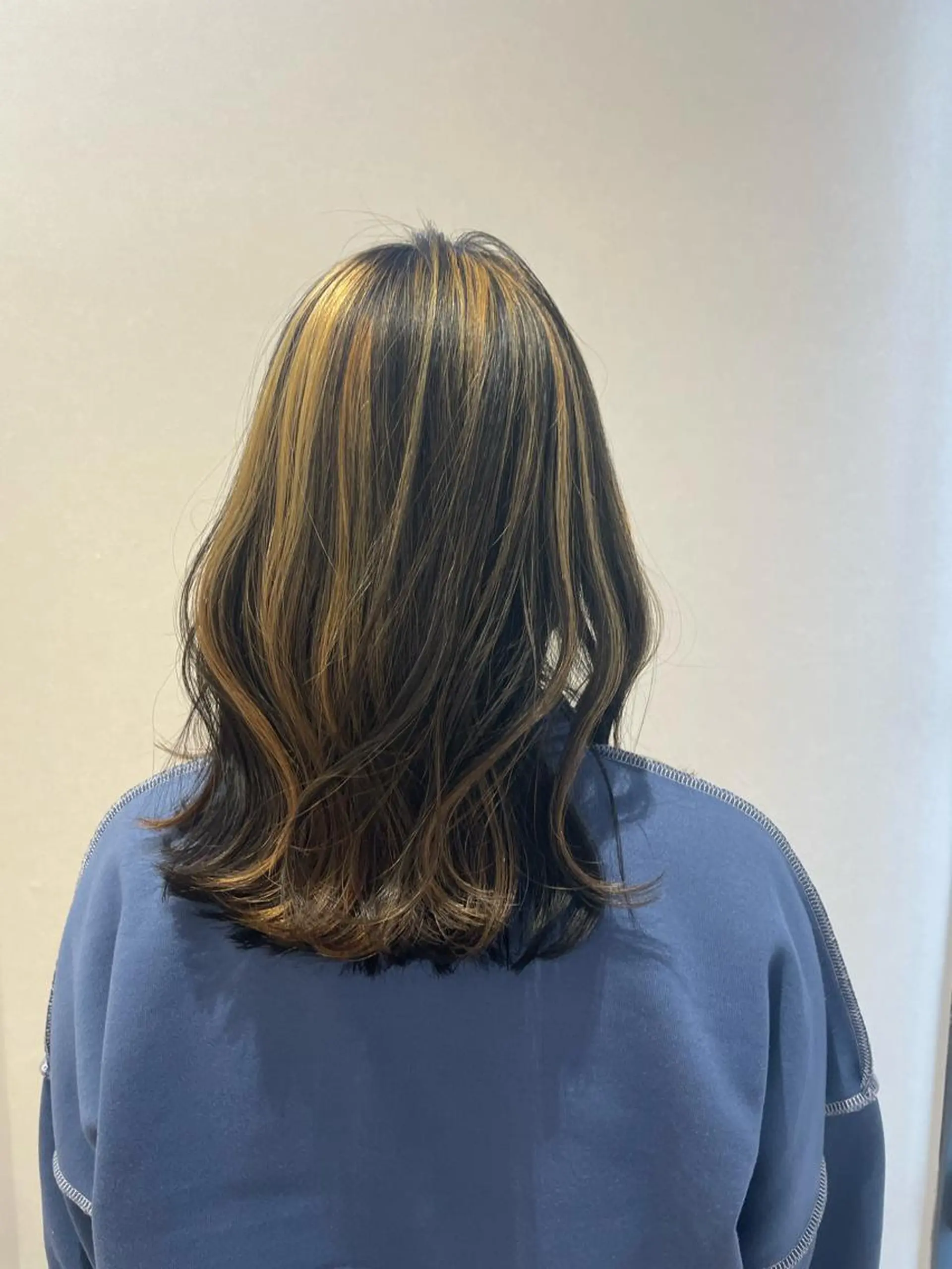 セミロング 透け感カラー asukaのヘアスタイル