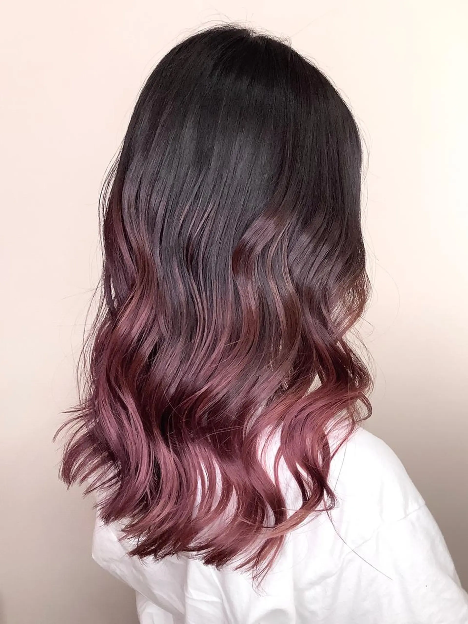 セミロング カラー グラデーションカラー ピンクカラー 透明感カラーブリーチ 🌼シゲモトアヤ🌼のヘアスタイル