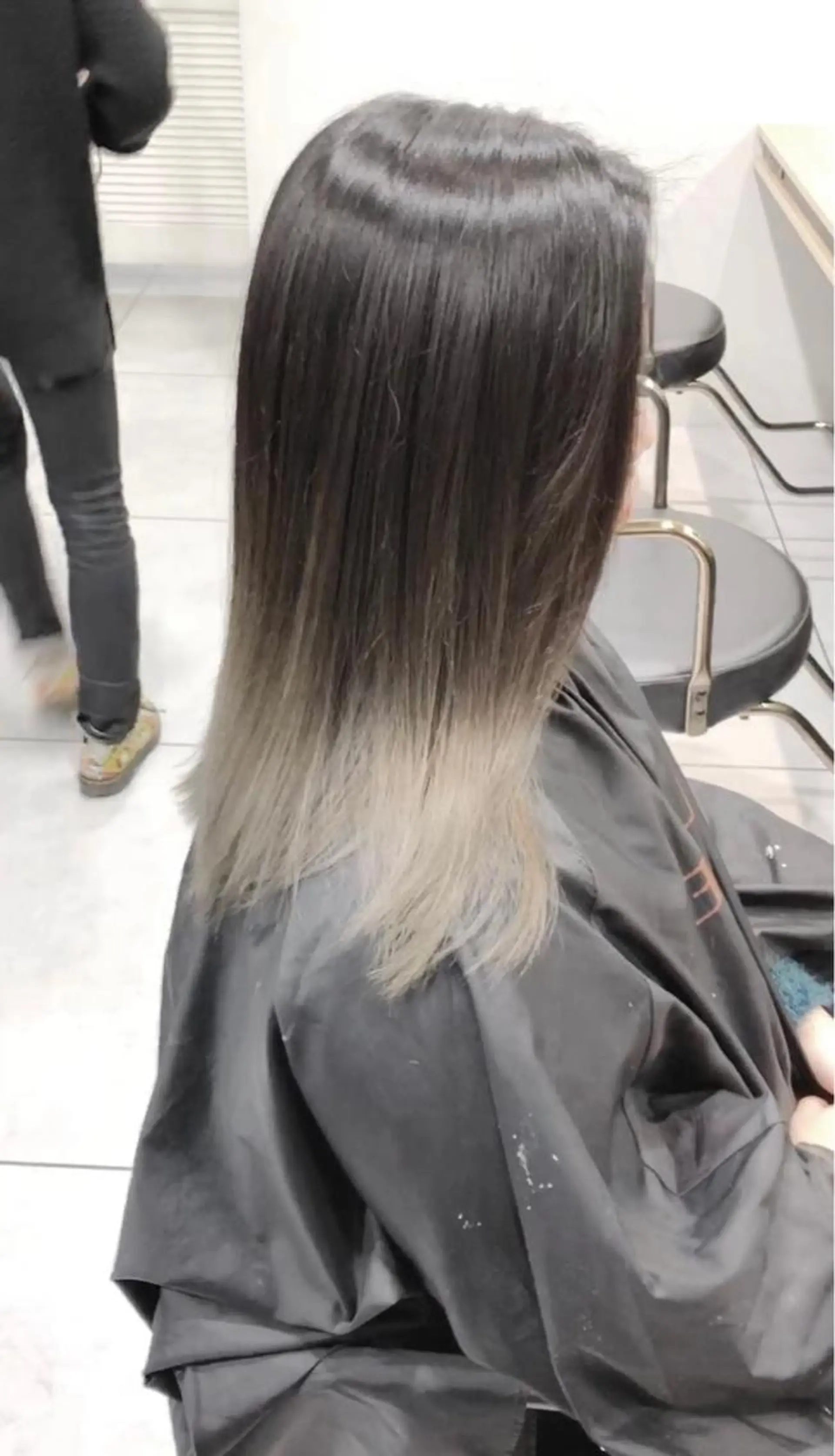 ミディアム カラー バレイヤージュ ハイライトカラー ハイライト レイヤーカット OTAKU HAIR STUDIO所属・shin✨今月注目✨ スタイリスト（急募）のヘアスタイル