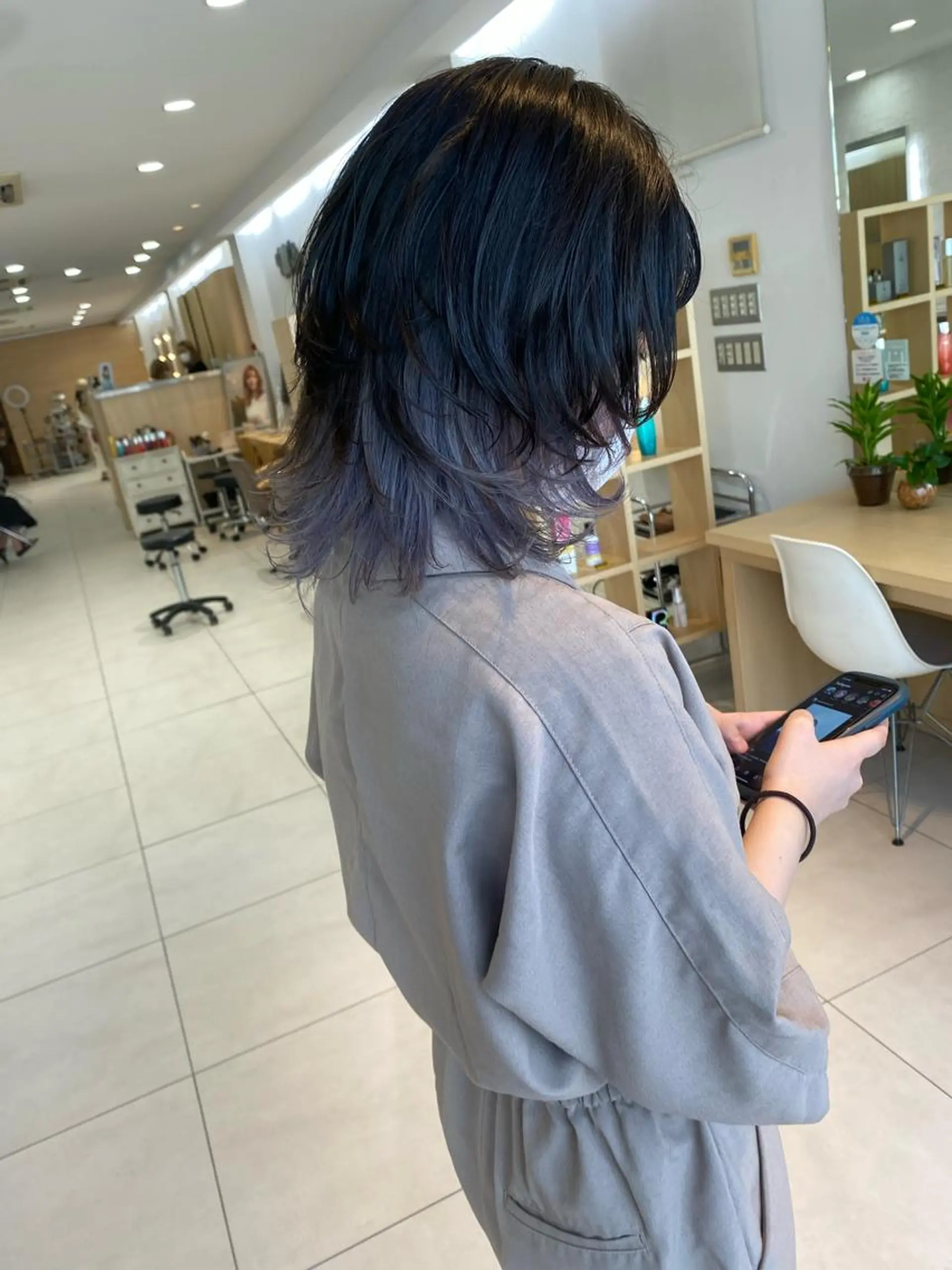 ミディアム カット ヘアカラー 🍀透明感抜群🍀/ ハイトーンカラーのヘアスタイル