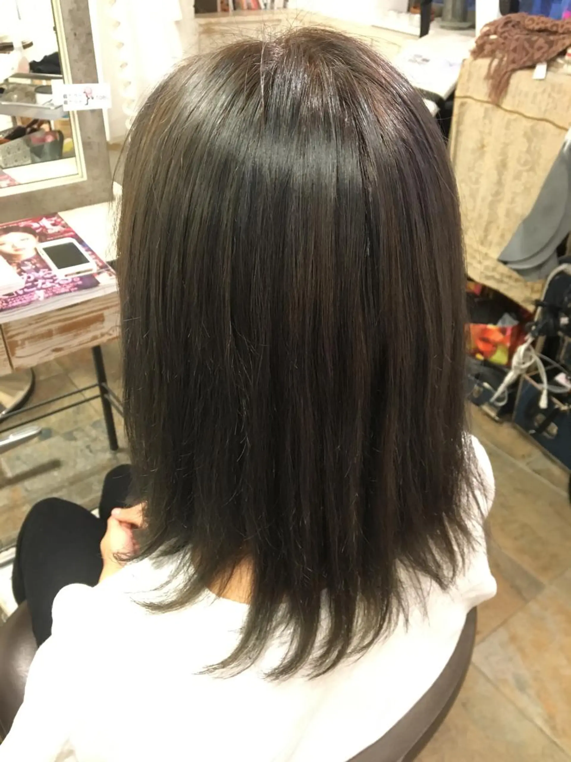 ミディアム ヘアカラー 乳井 悠香のヘアスタイル