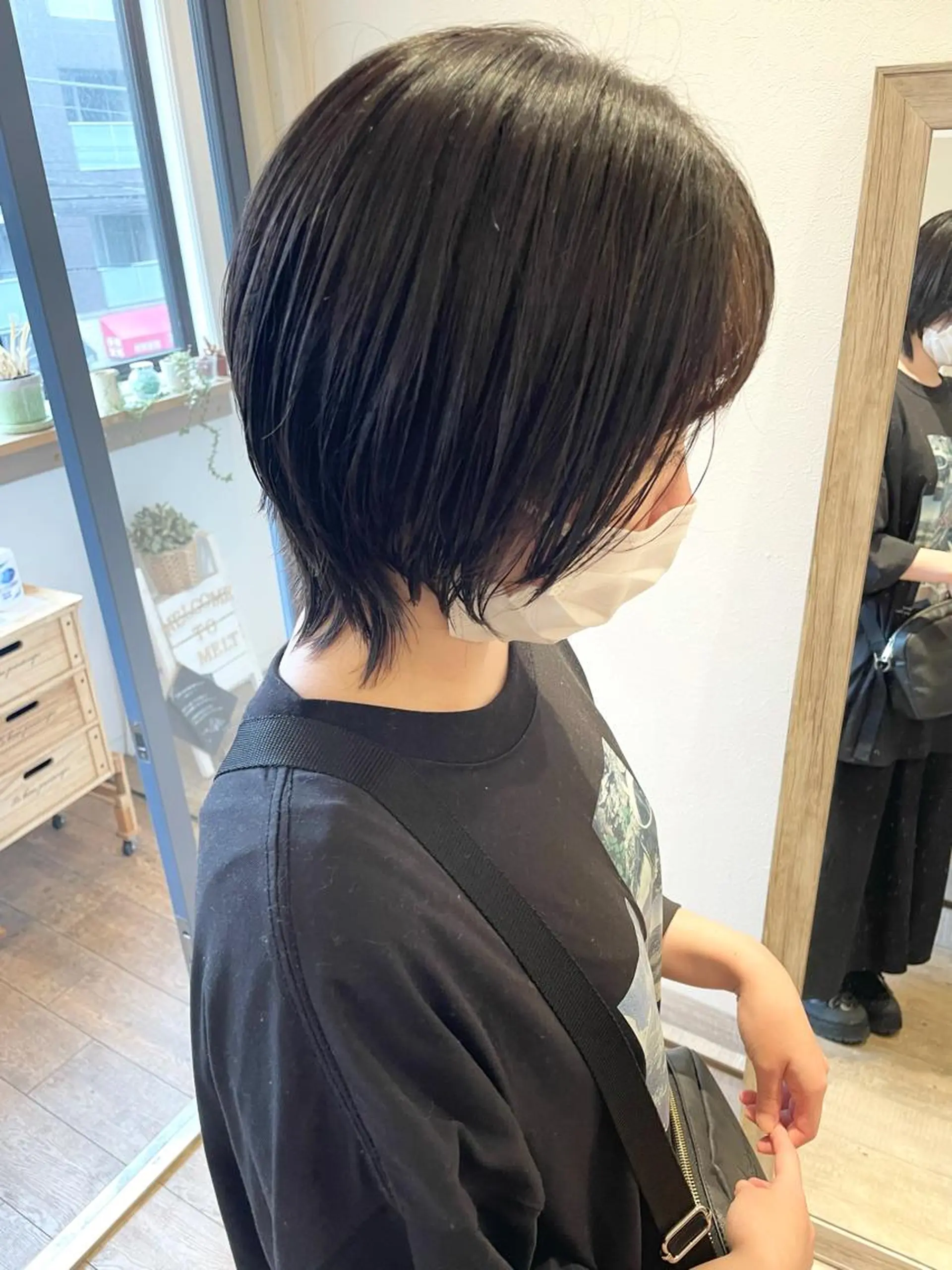 ショート カラー レイヤーカット ショートヘア ウルフカット ウルフレイヤー 🩰オリーブ/ ベージュ松本咲花🩰のヘアスタイル