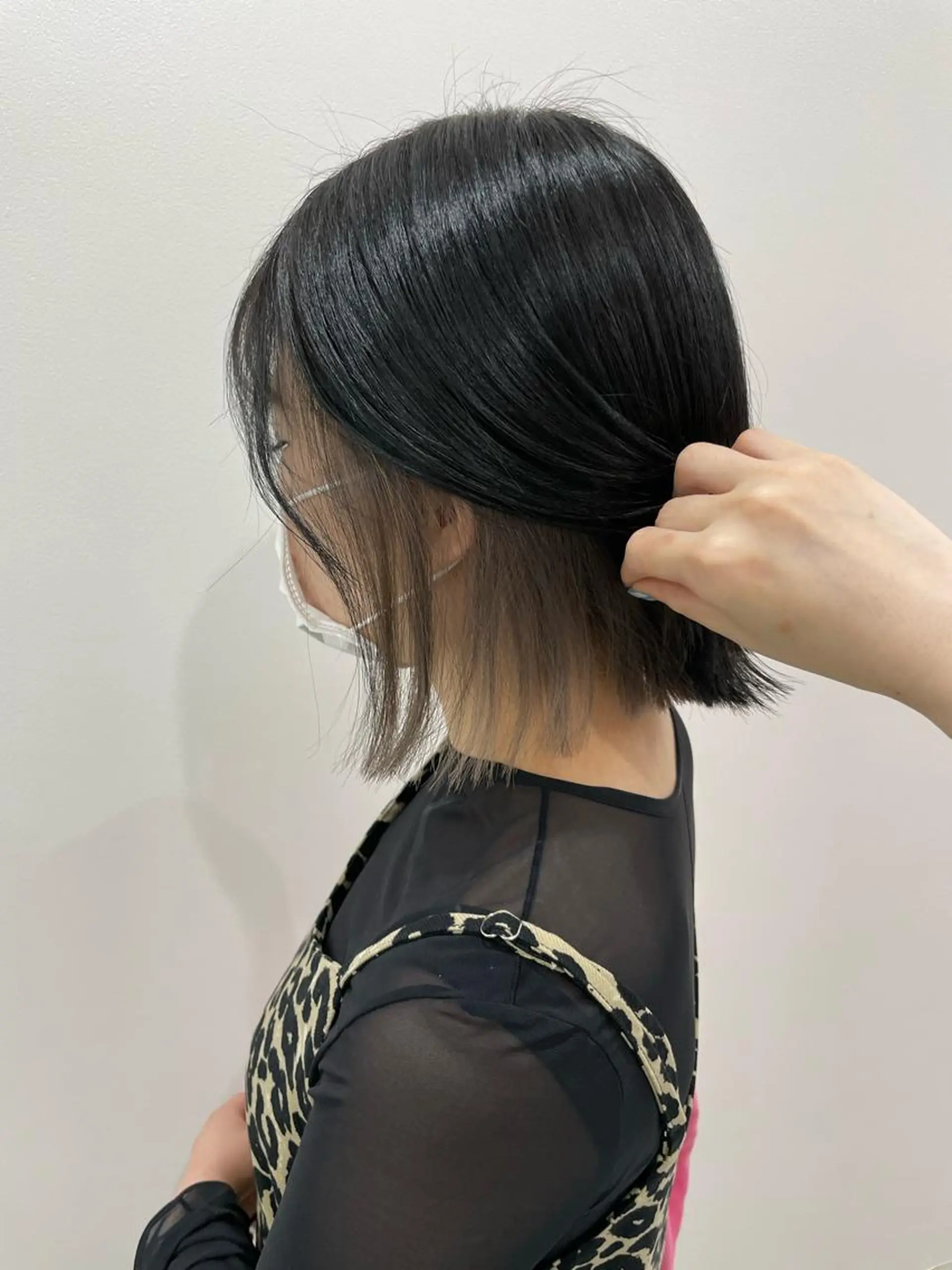 ミディアム カラー akane .のヘアスタイル