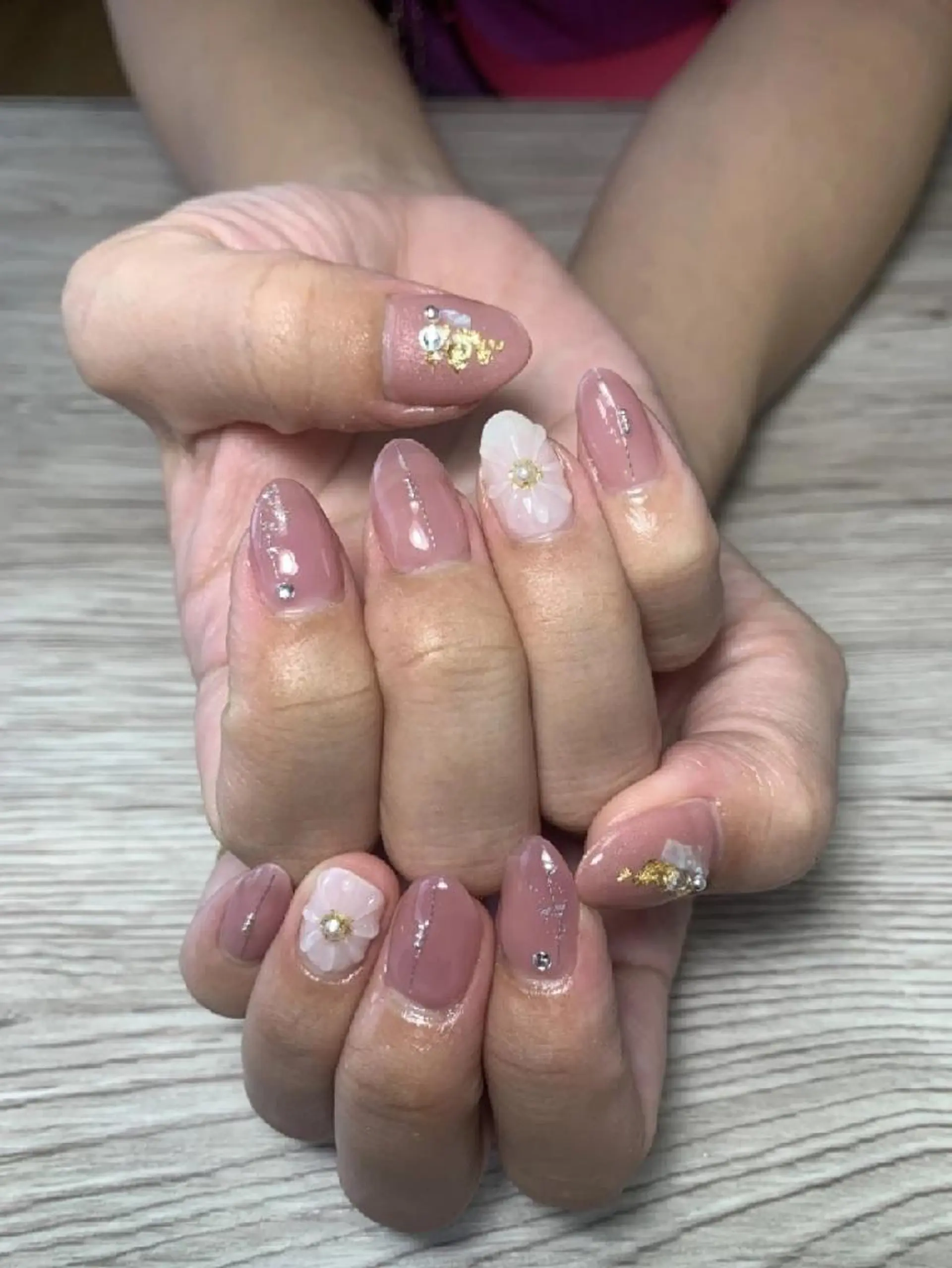 ネイル ハンドネイル akanail .のネイルデザイン