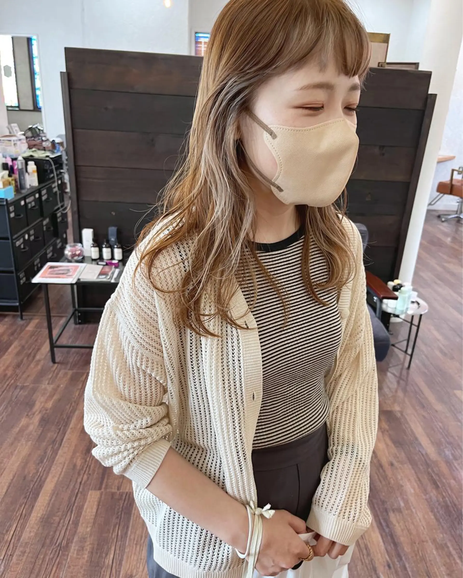 ロング カラー ベージュカラー カット ヘアカラー トリートメント 江原 彩華のヘアスタイル