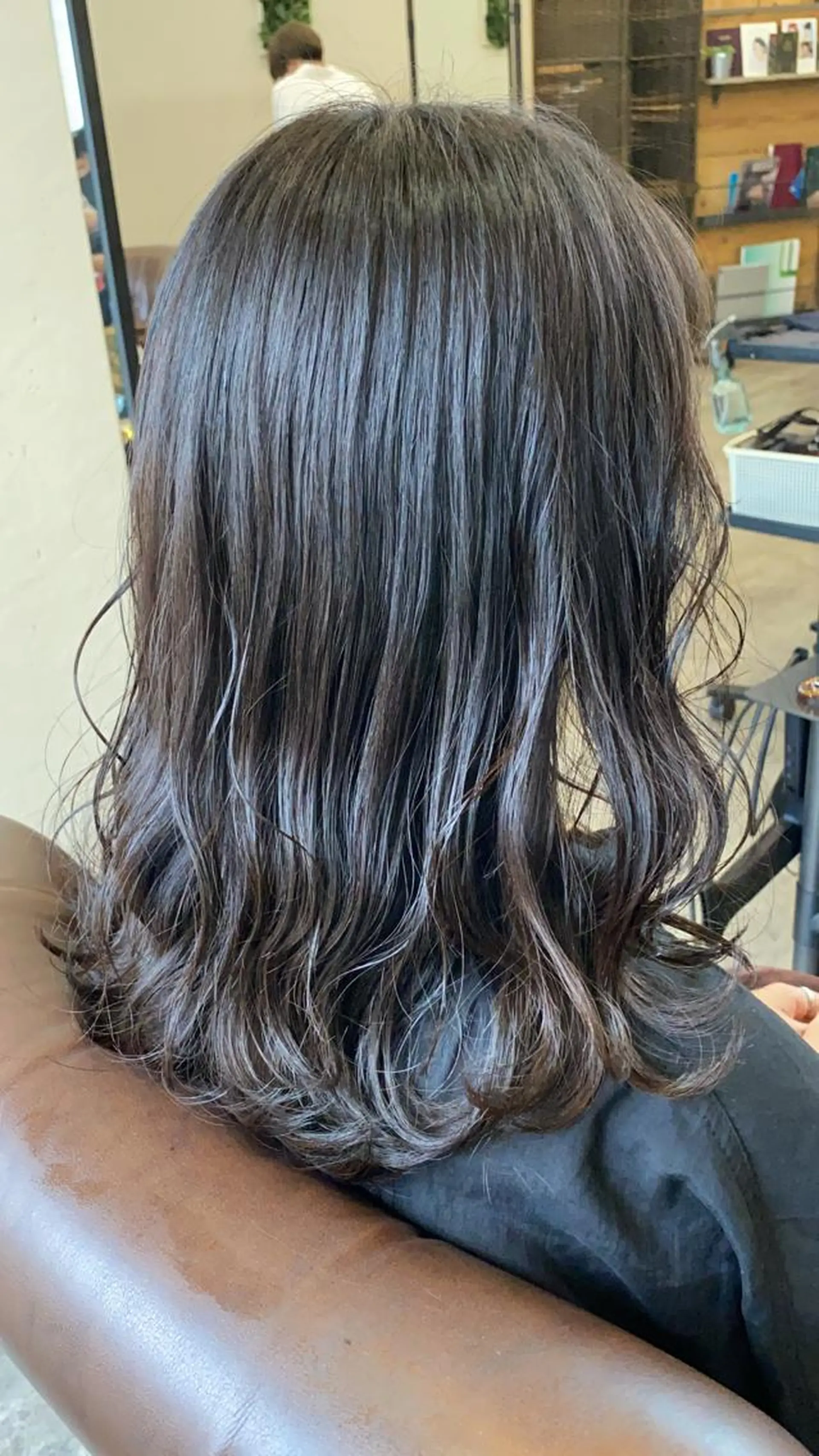 ロング カラー ダークグレー カット ヘアカラー トリートメント ヘアセット 🟢NEGi🟣 🫧髪質改善のヘアスタイル