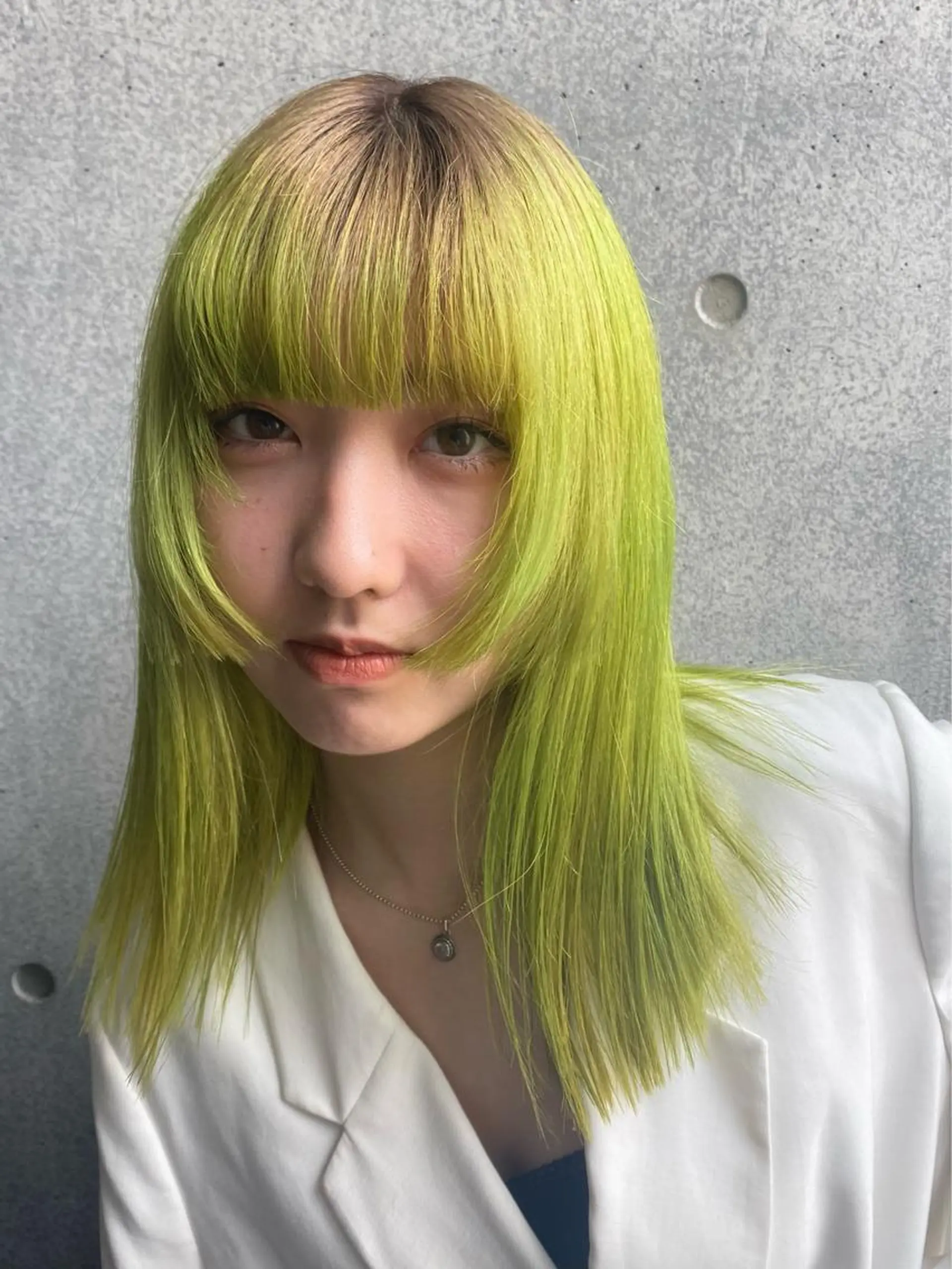 セミロング カラー ヘアカラー トリートメント Yahiko ハイトーンのヘアスタイル